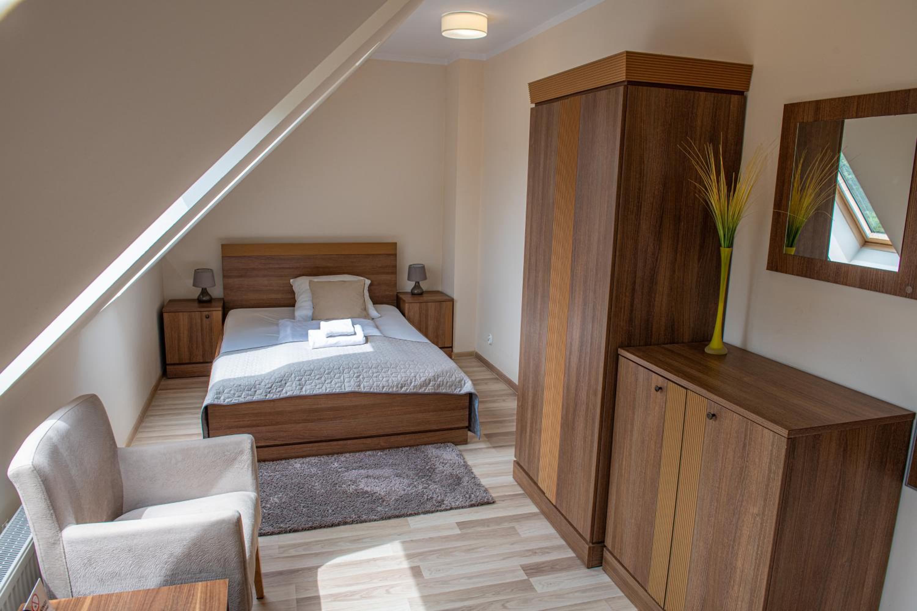 Small Single Room photo 1