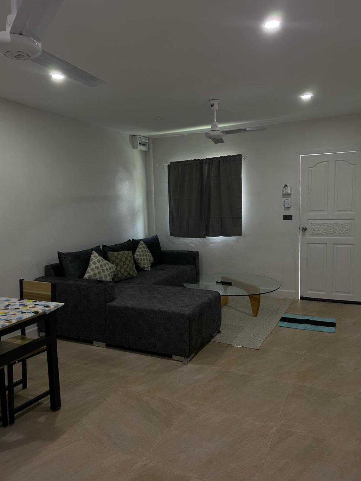 Bungalow Number 8 - Photo 7