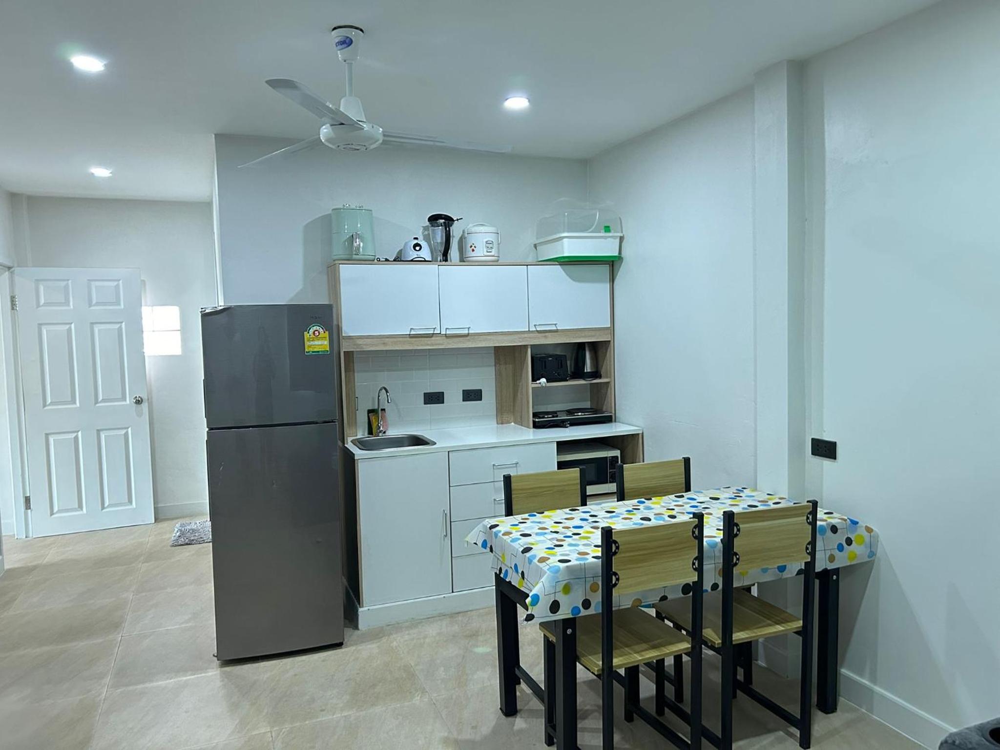 Bungalow Number 8 - Photo 6