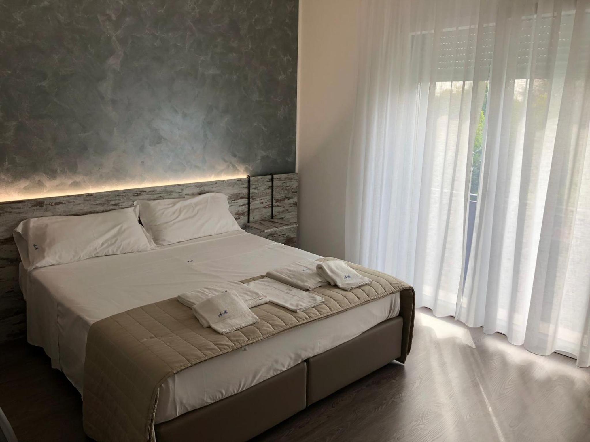 Double Room with Private Bathroom photo 2