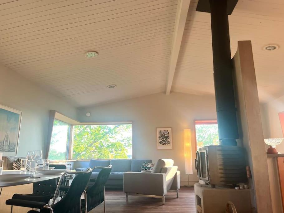 Three-Bedroom House photo 1