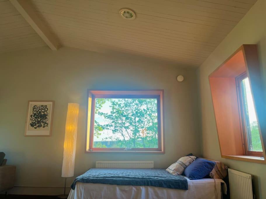 Three-Bedroom House photo 2