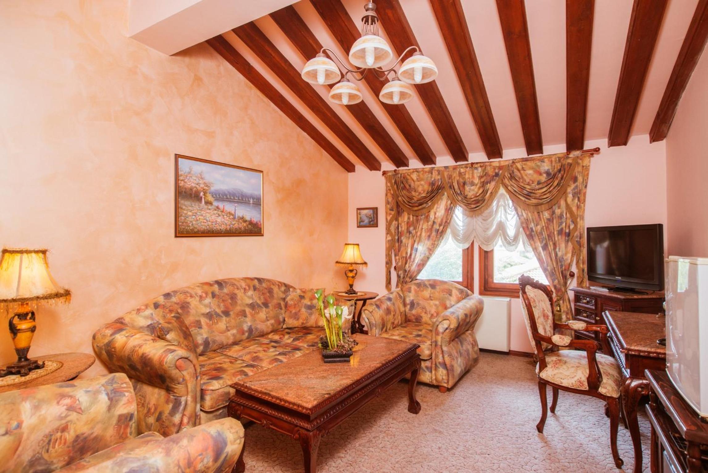 Suite with Extra Bed - Free Parking photo 1