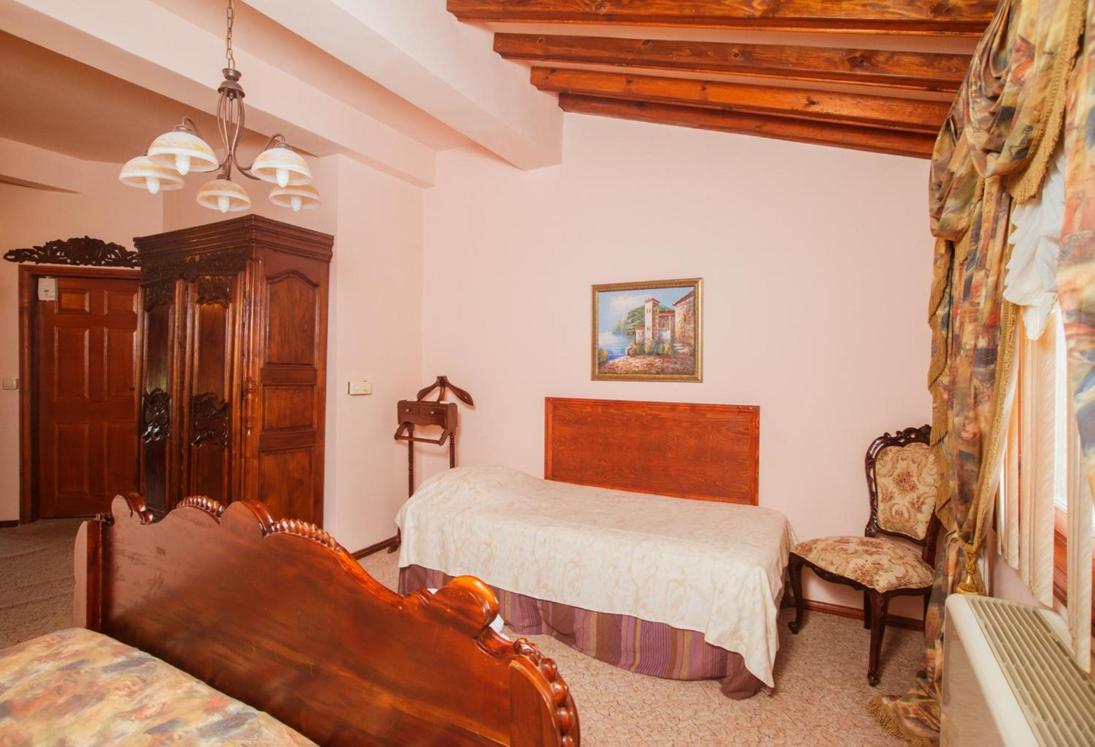 Suite with Extra Bed - Free Parking photo 3