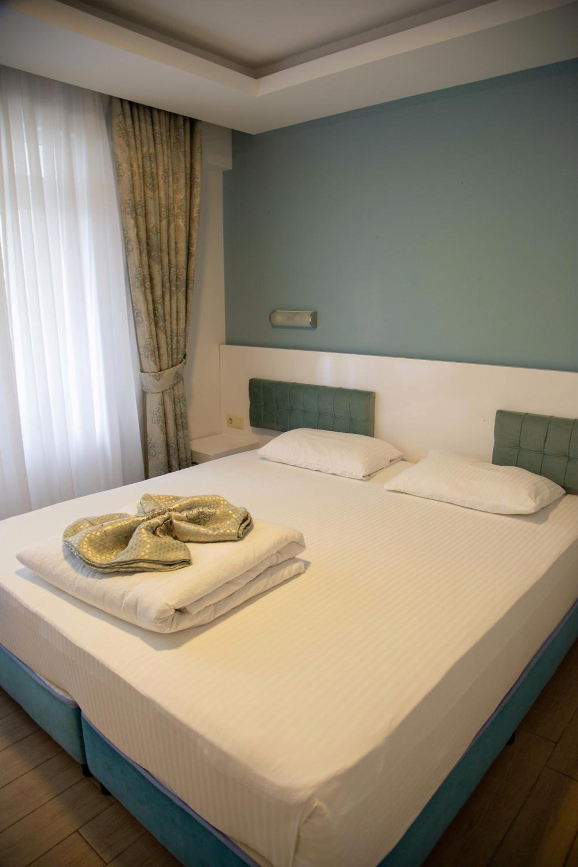 Deluxe Double or Twin Room - Photo 2