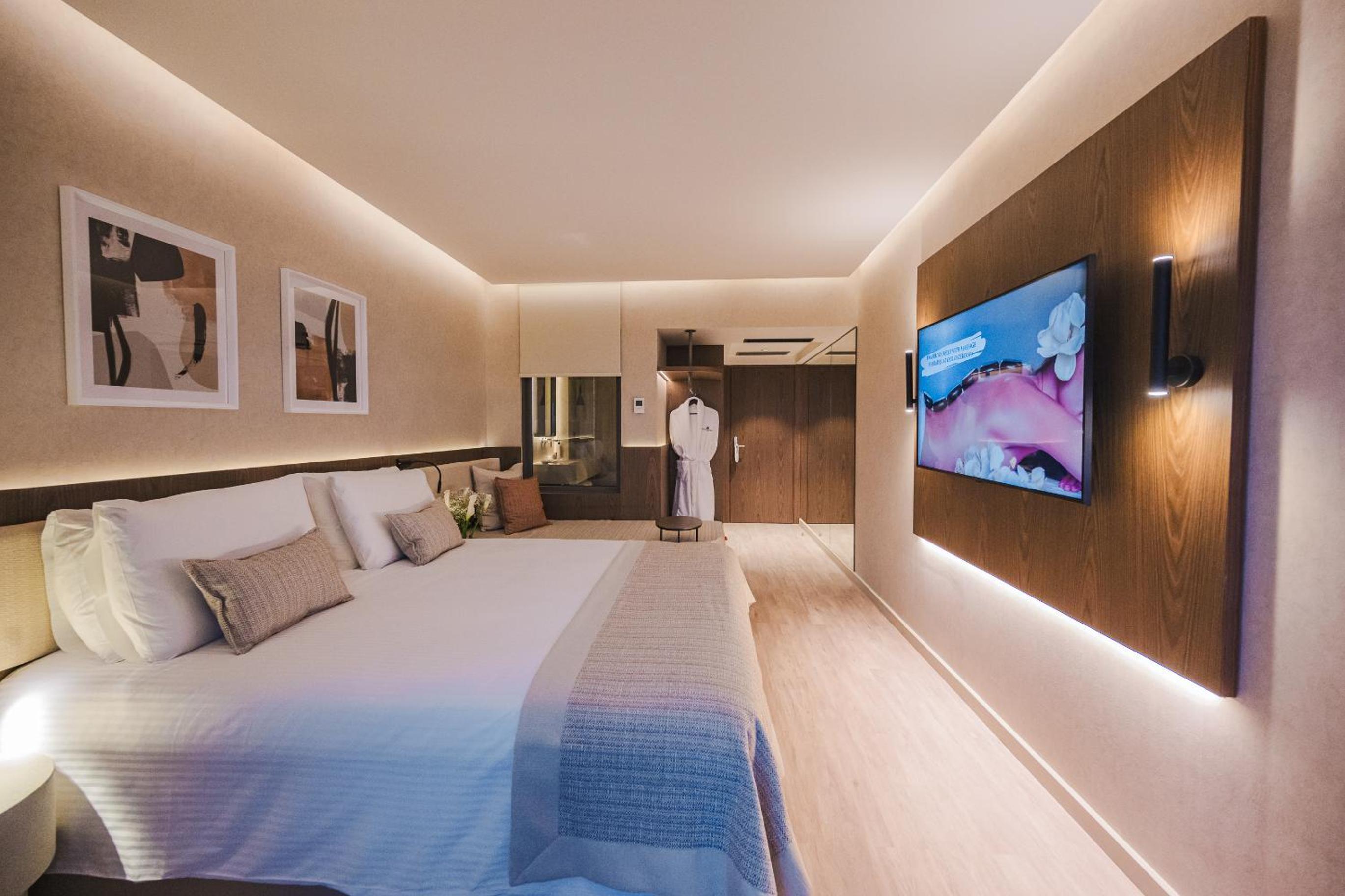 Executive Room - Photo 1