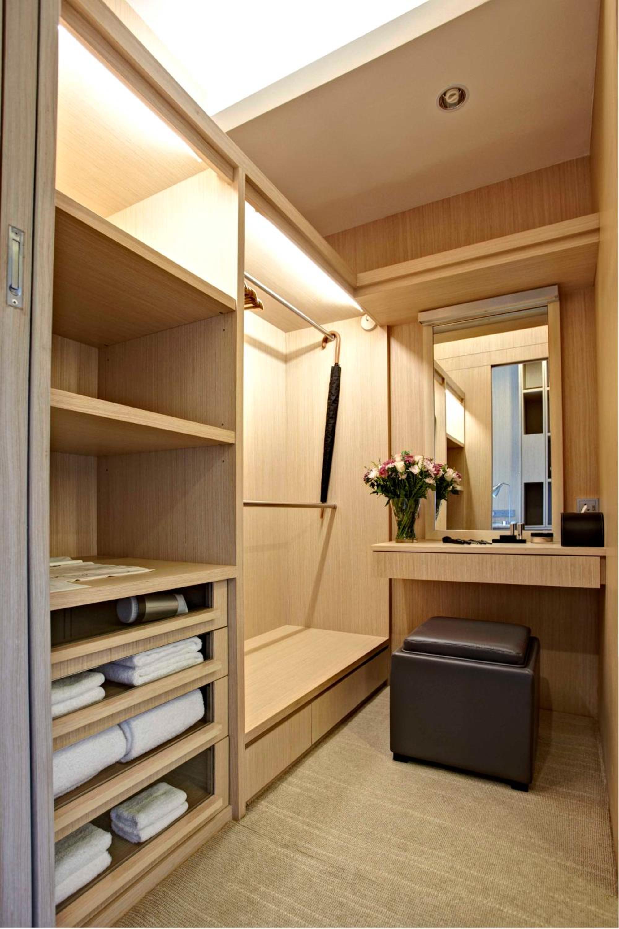 One-Bedroom Apartment with City View