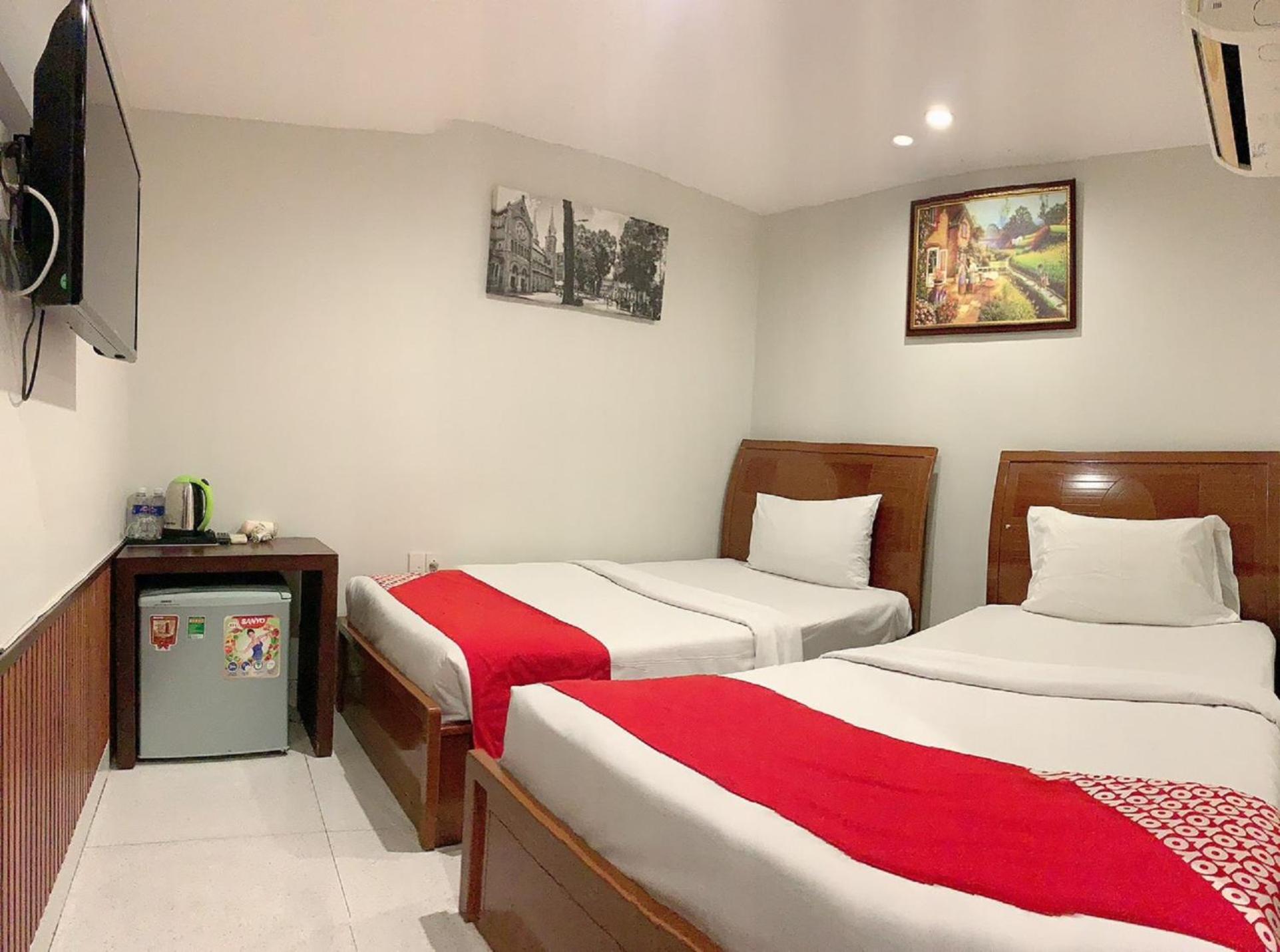 Twin Room with Bathroom