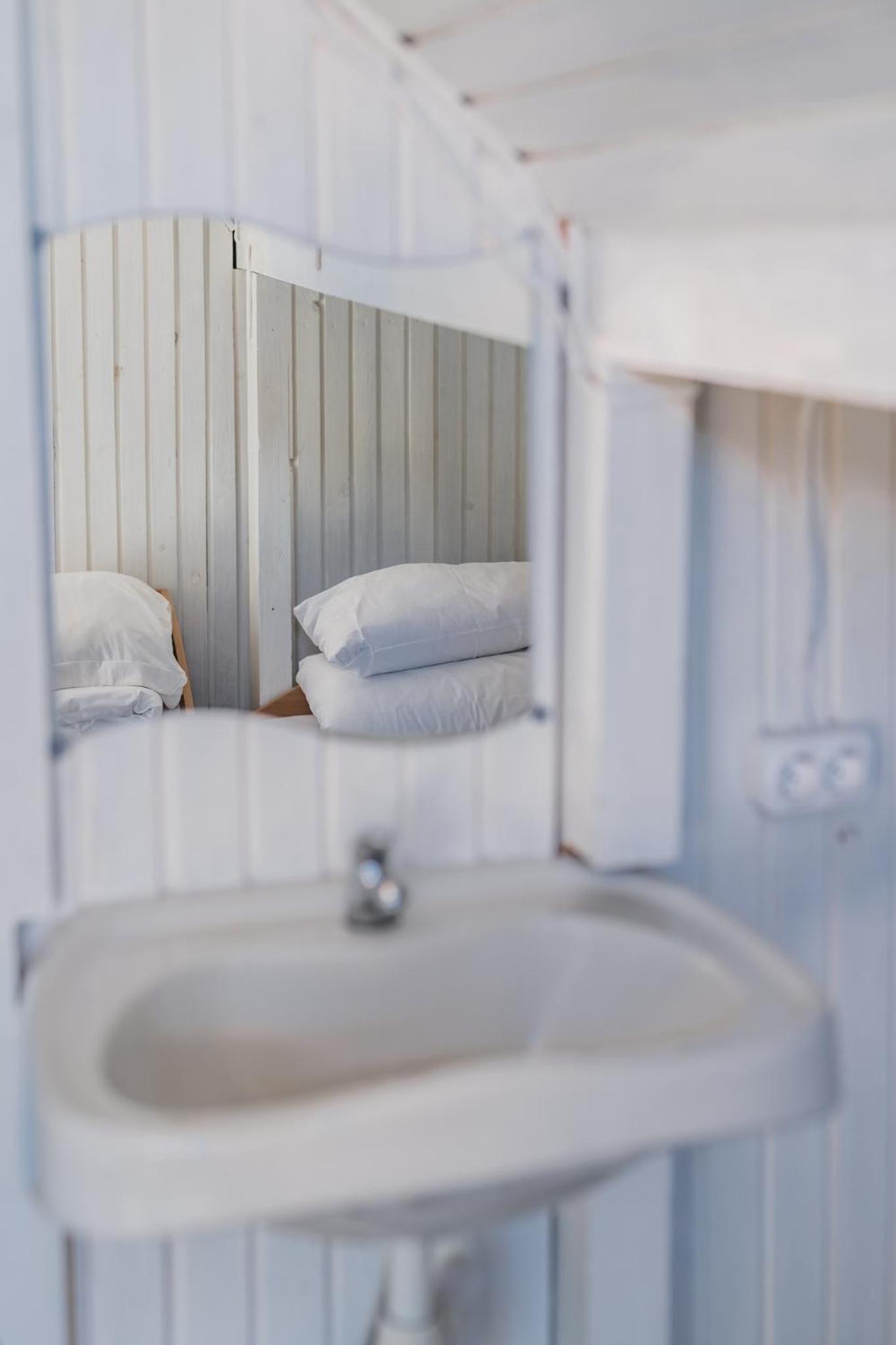 Single Room with Shared Bathroom photo 3
