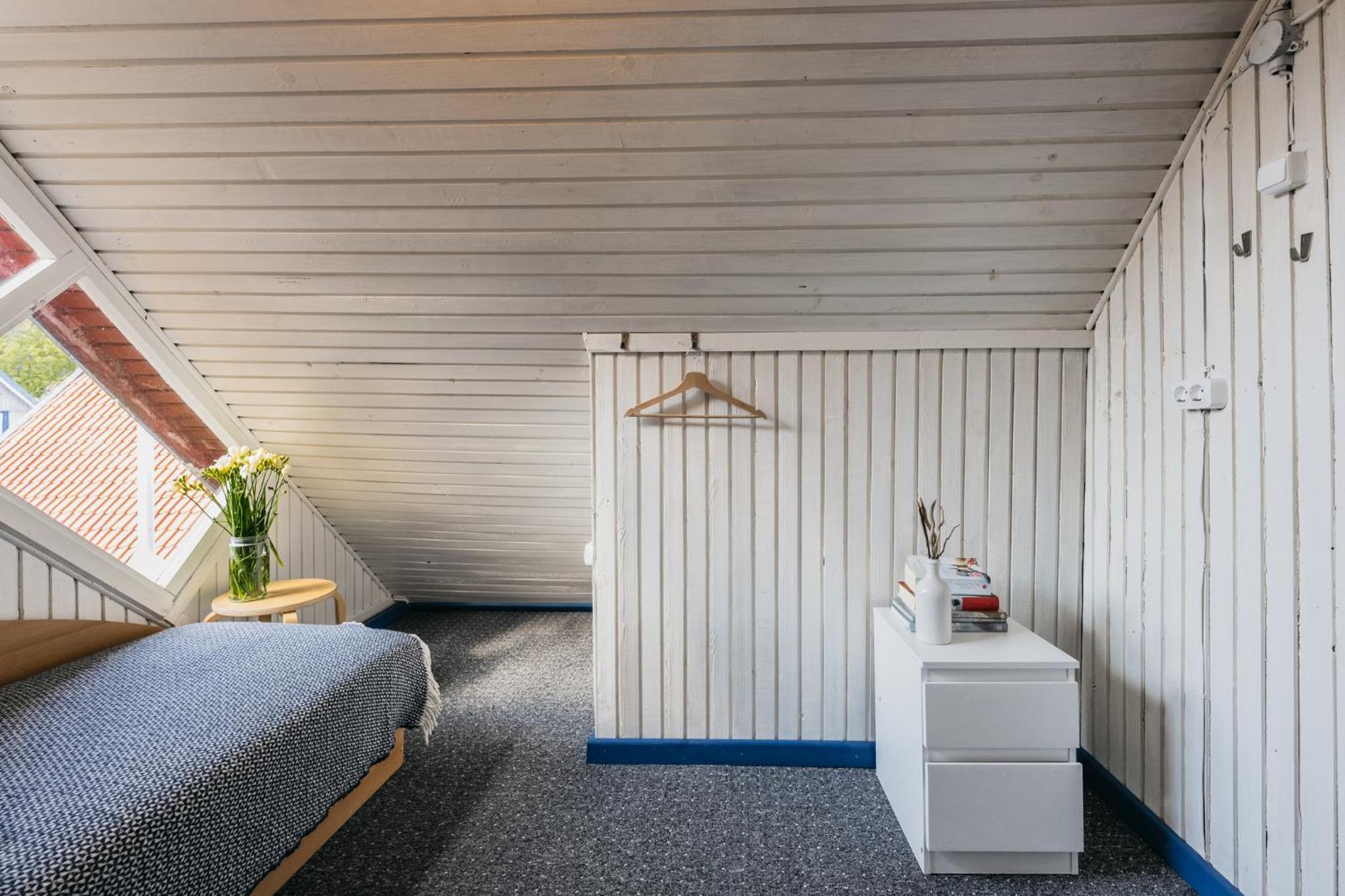 Single Room with Shared Bathroom photo 1