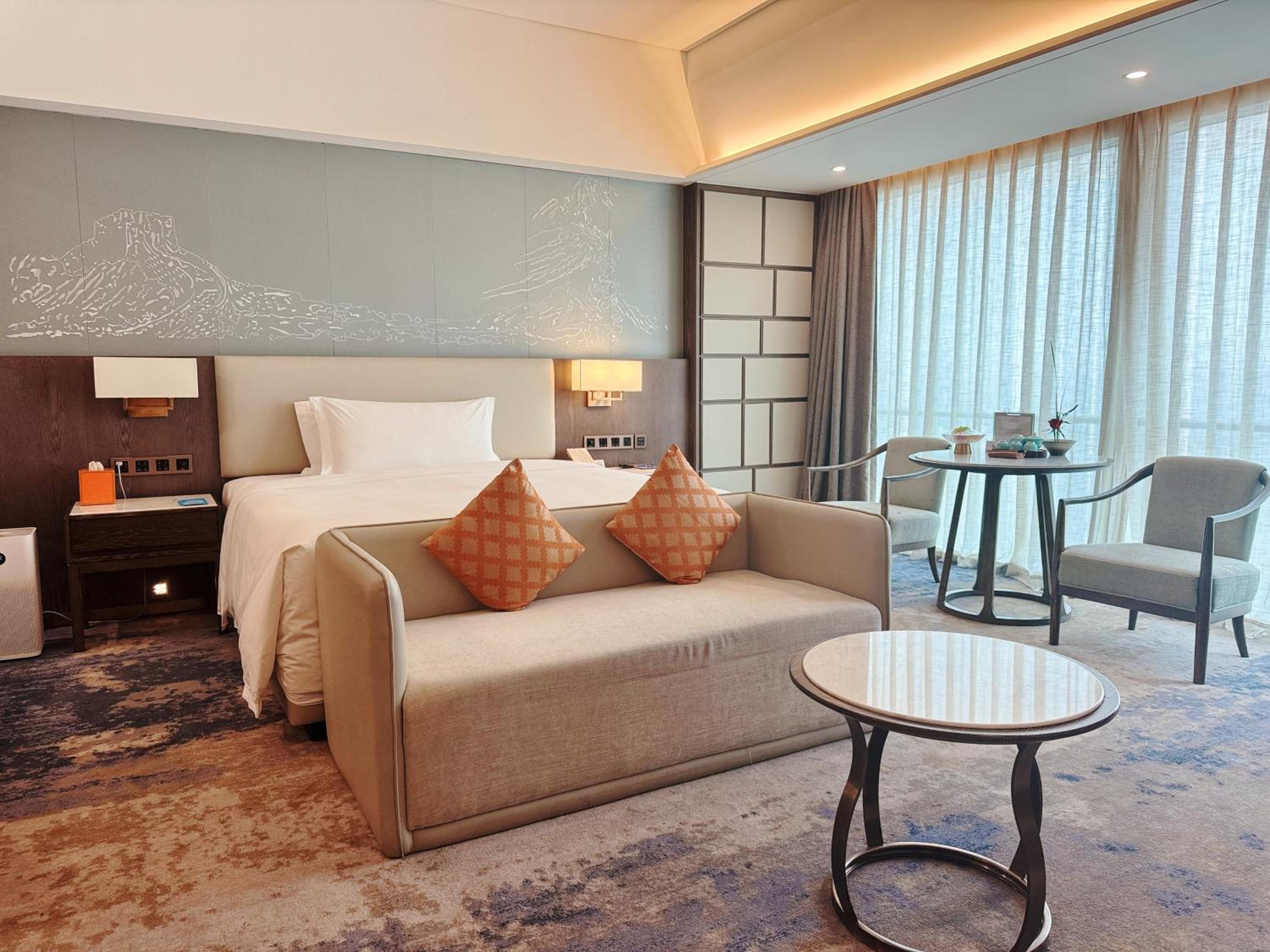 Deluxe Queen Room photo 3