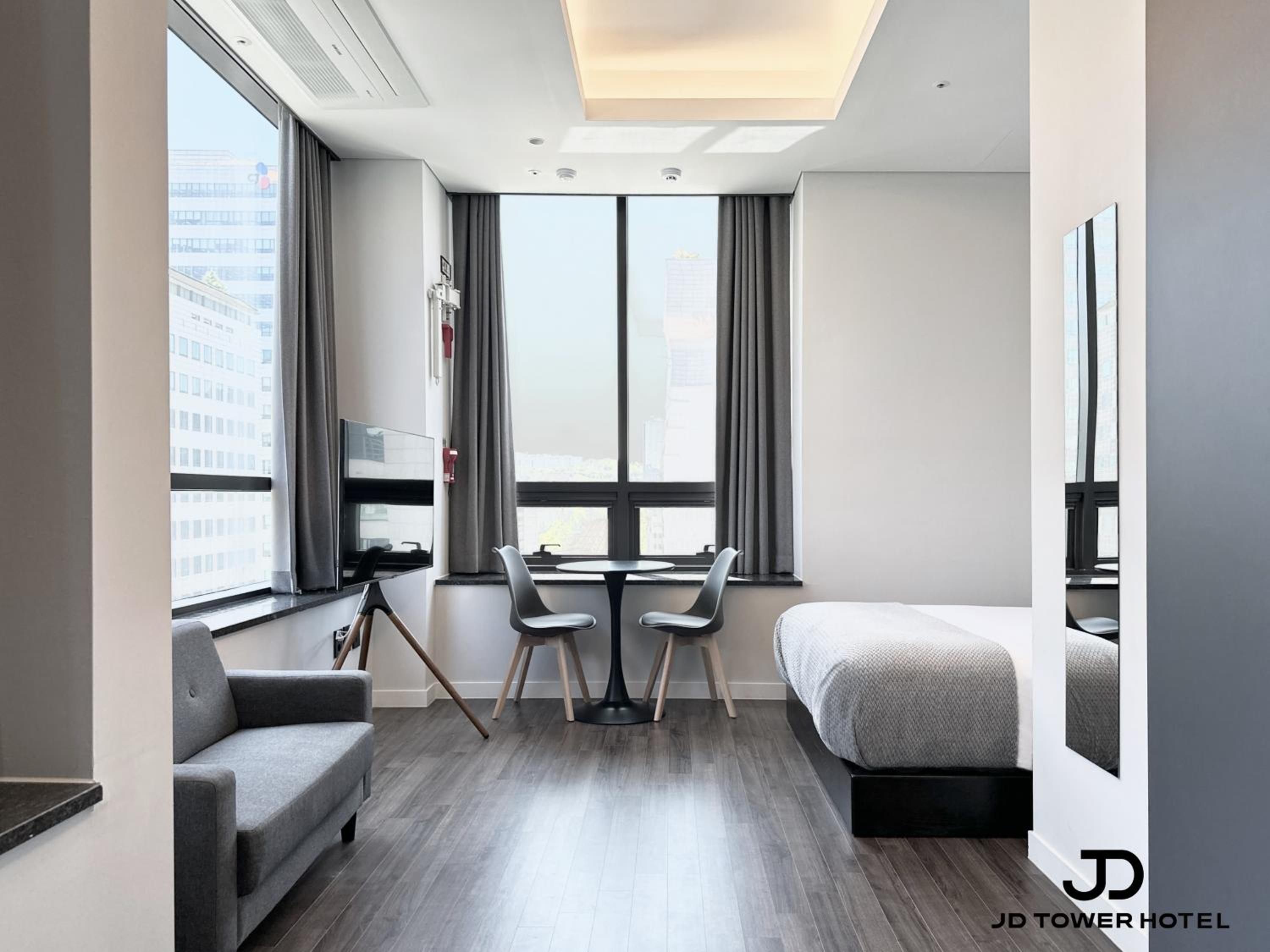 Large Double Room - Photo 8