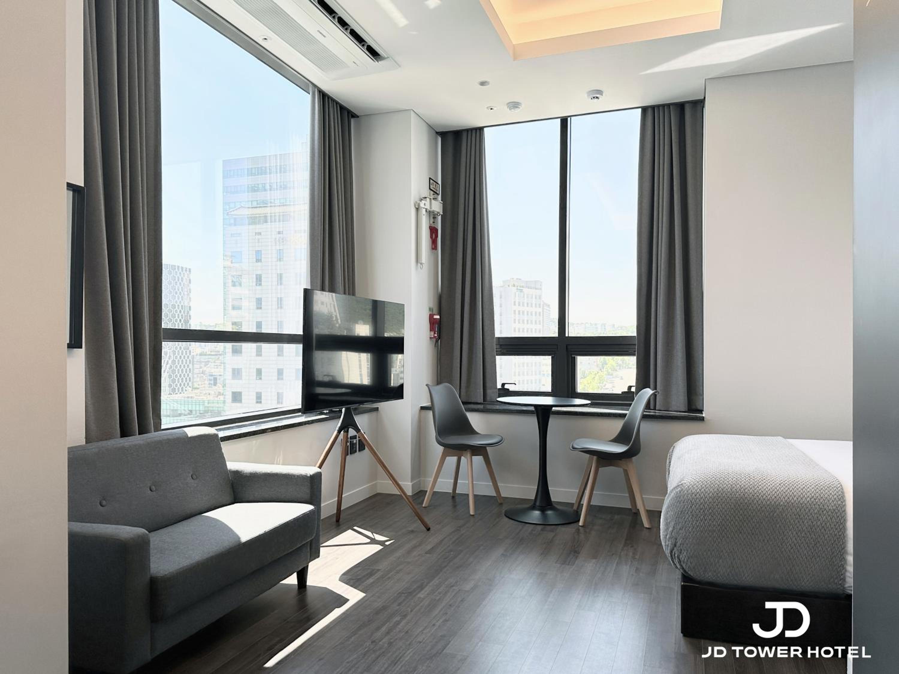 Large Double Room - Photo 5