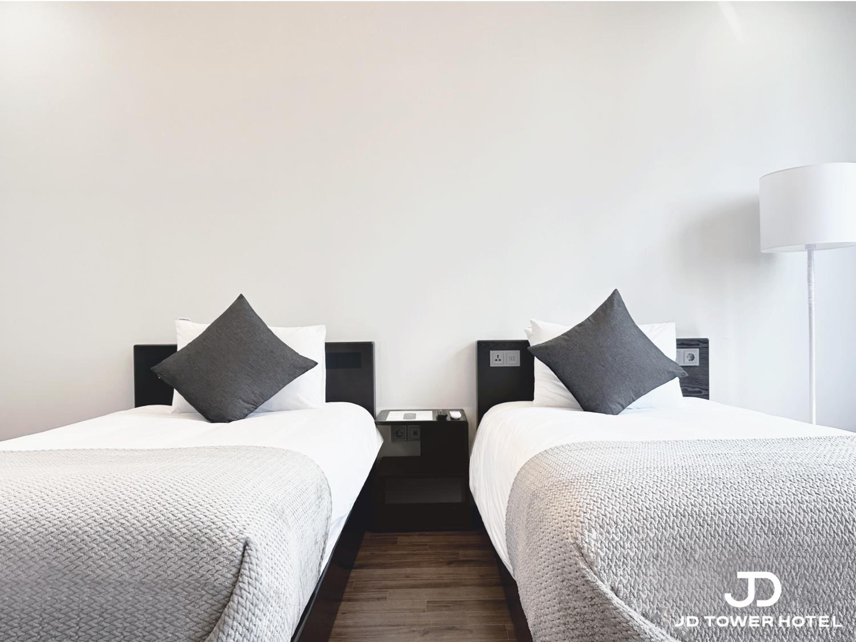 Deluxe Twin Room - Photo 9