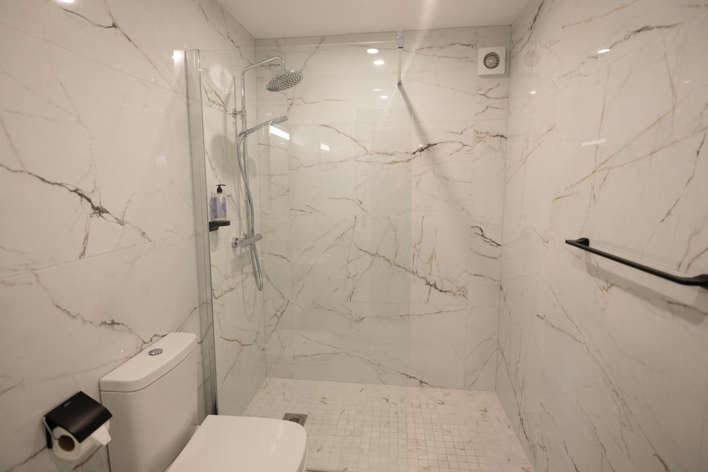 Double Room with Private Bathroom photo 3