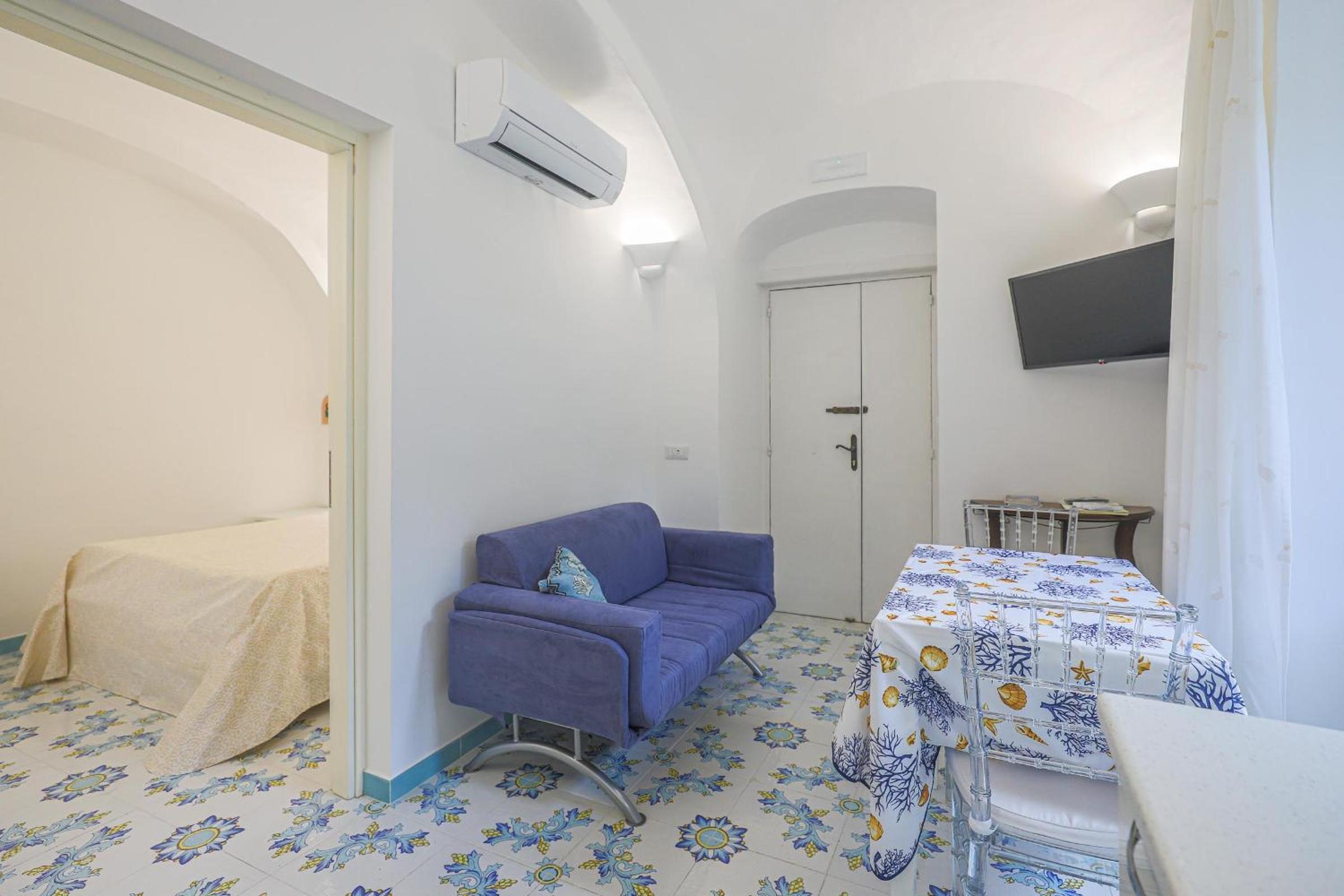 One-Bedroom House photo 3