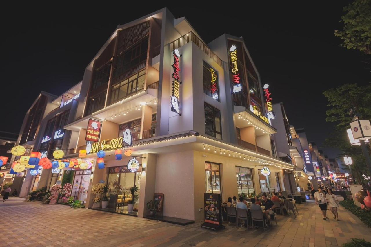 Family Room photo 2