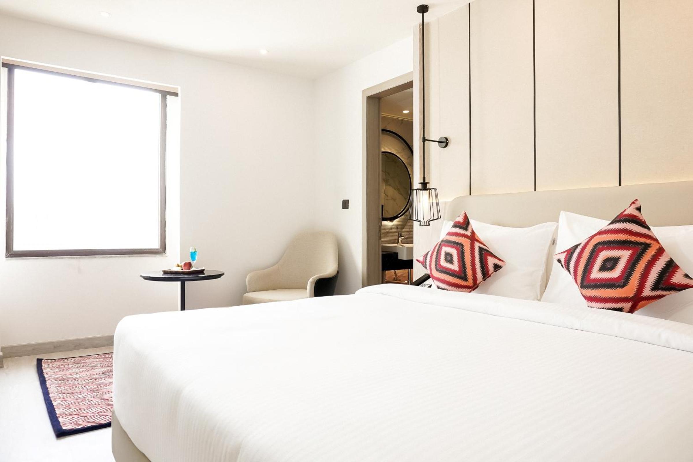 Club Premium King With 15% Discount On Food, Beverages, Spa And Laundry - Photo 3