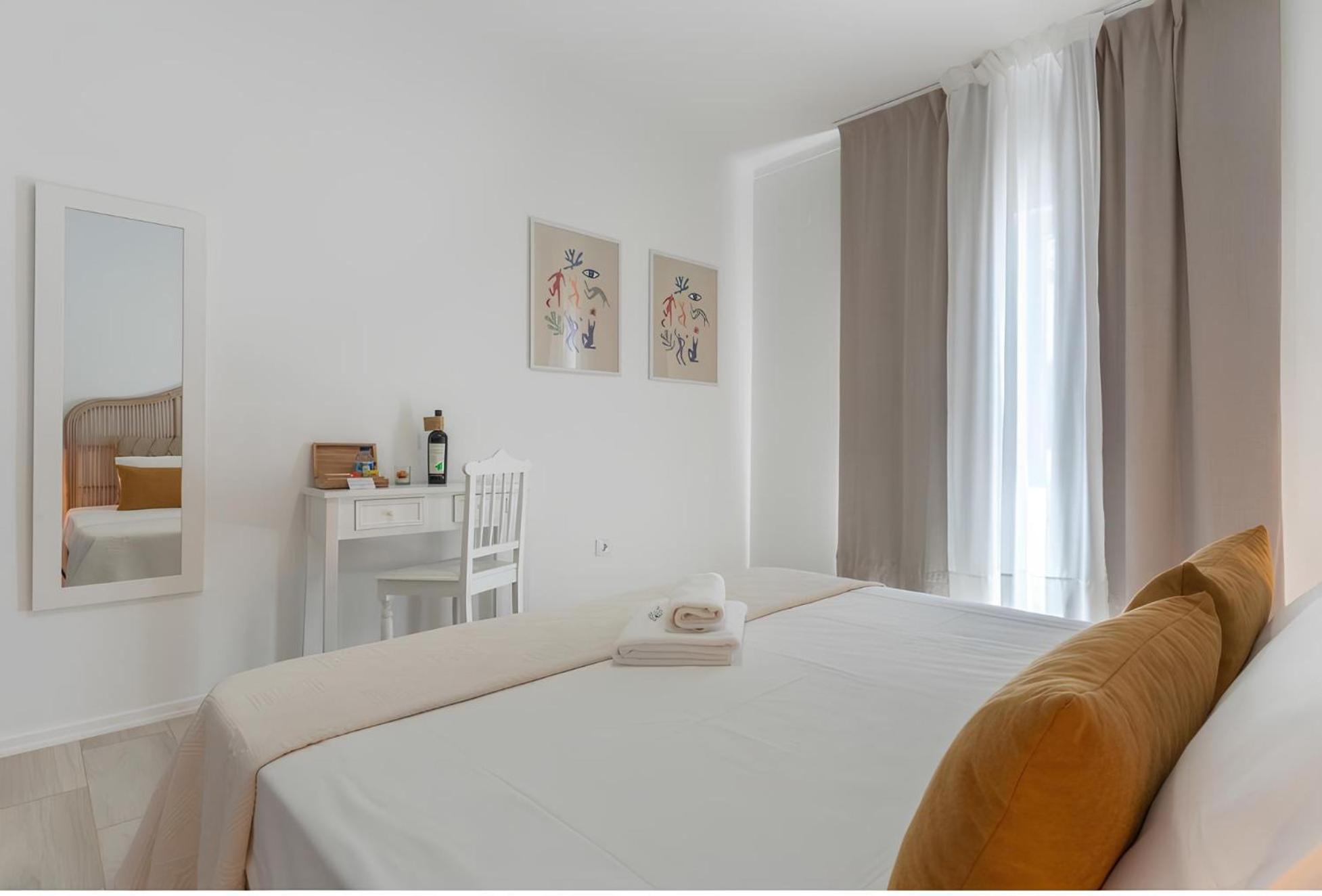Deluxe Double Room - Photo 3