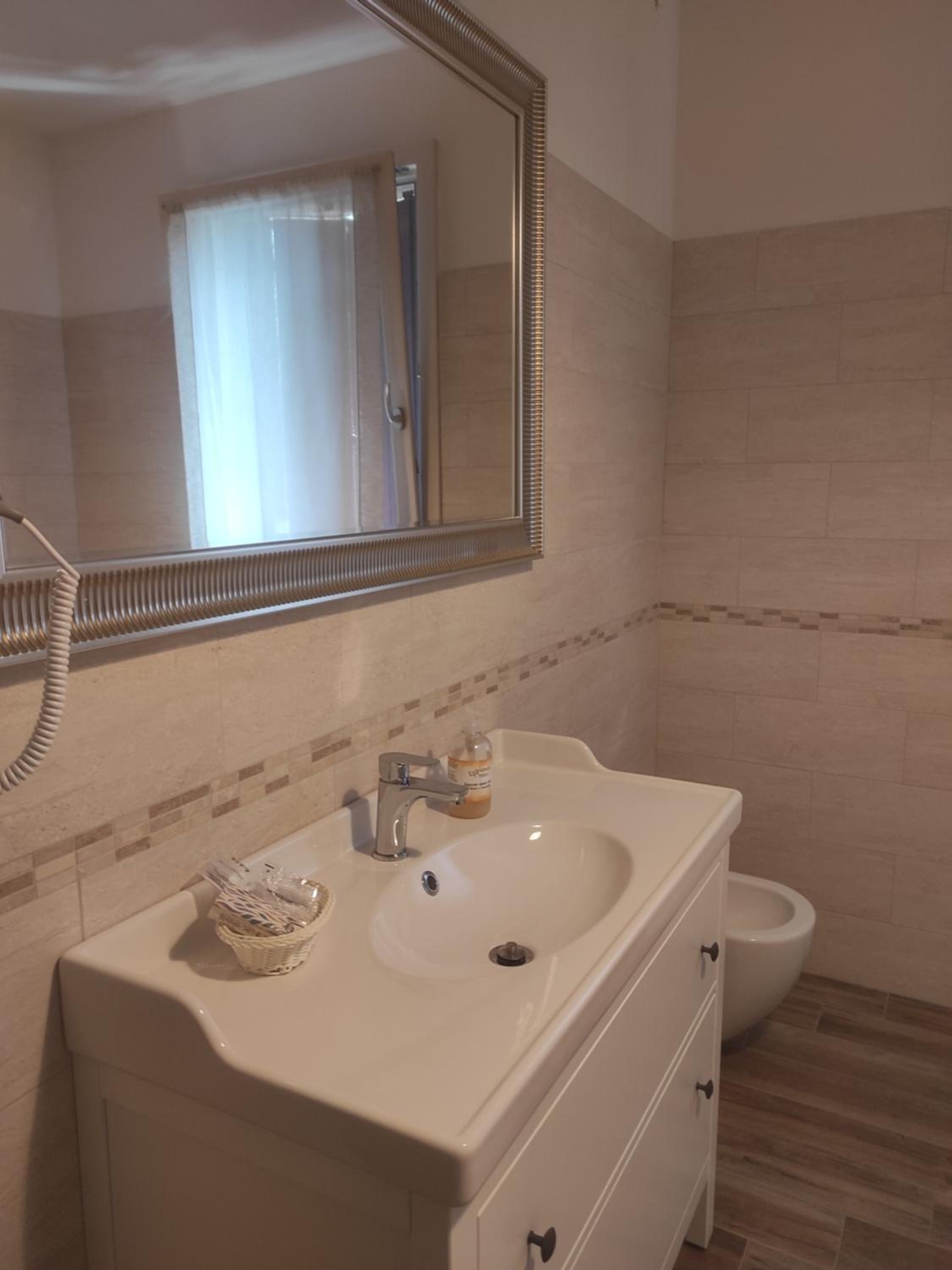 Double or Twin Room photo 3