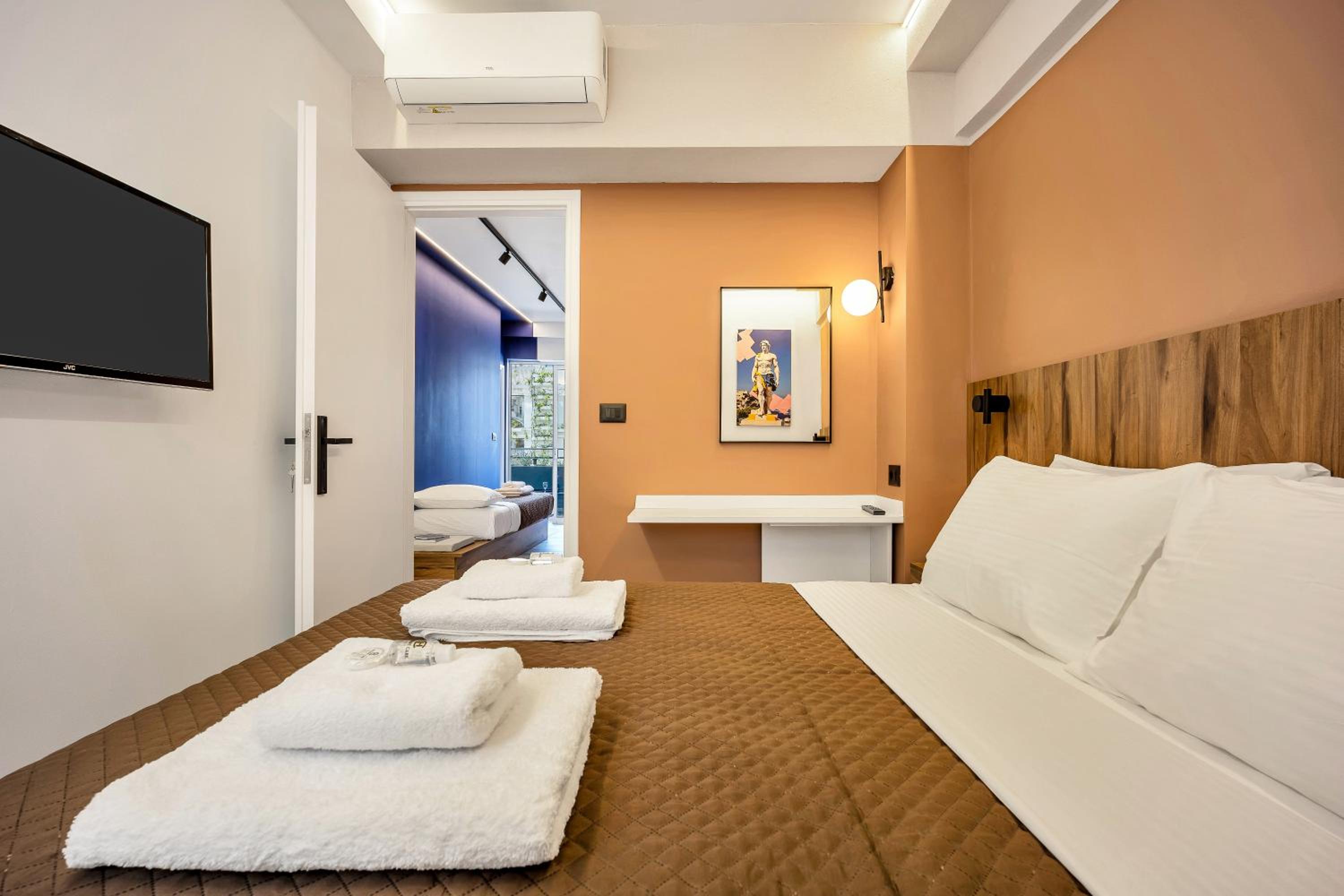 Two-Bedroom Deluxe Apartment with Balcony