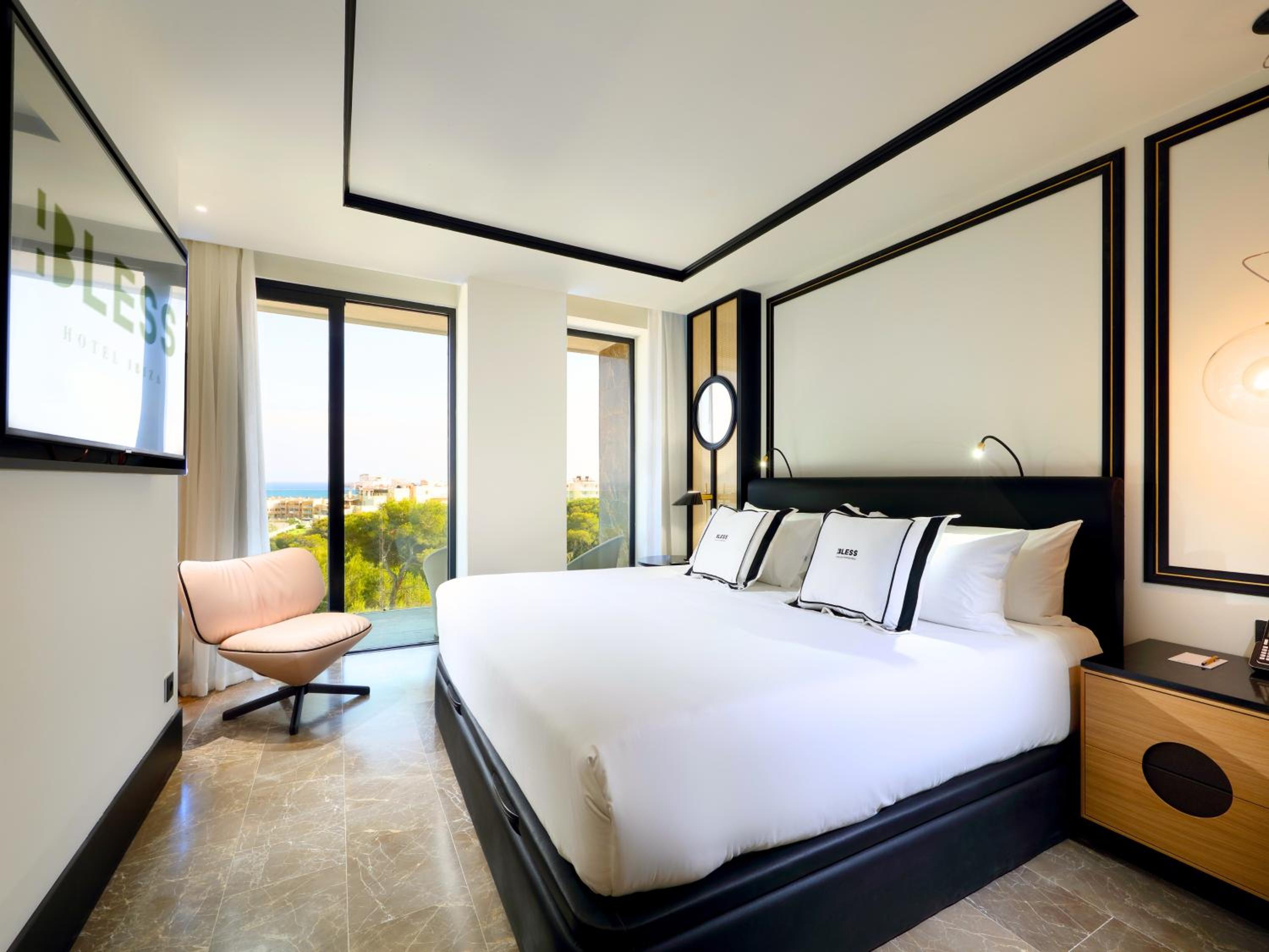 Deluxe Double Room with Sea View photo 3
