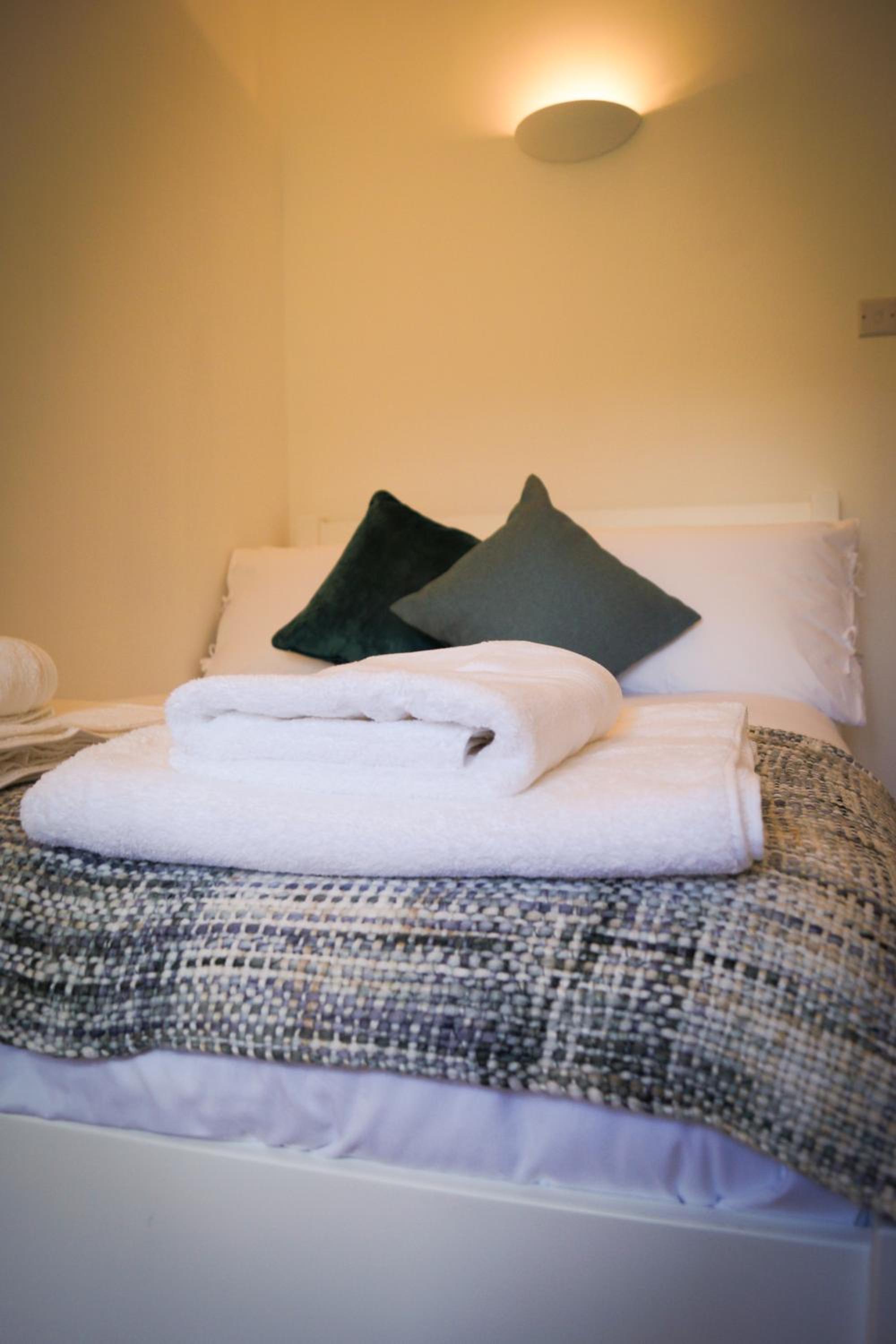 Budget Double Room - Photo 3