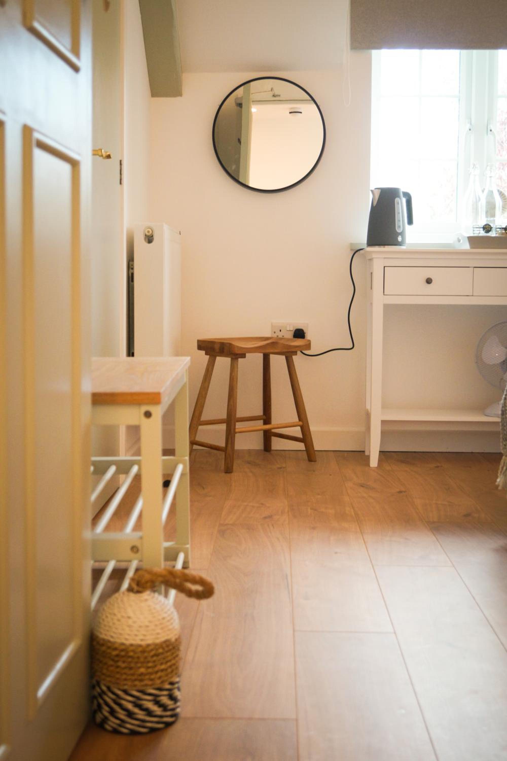 Budget Double Room - Photo 4