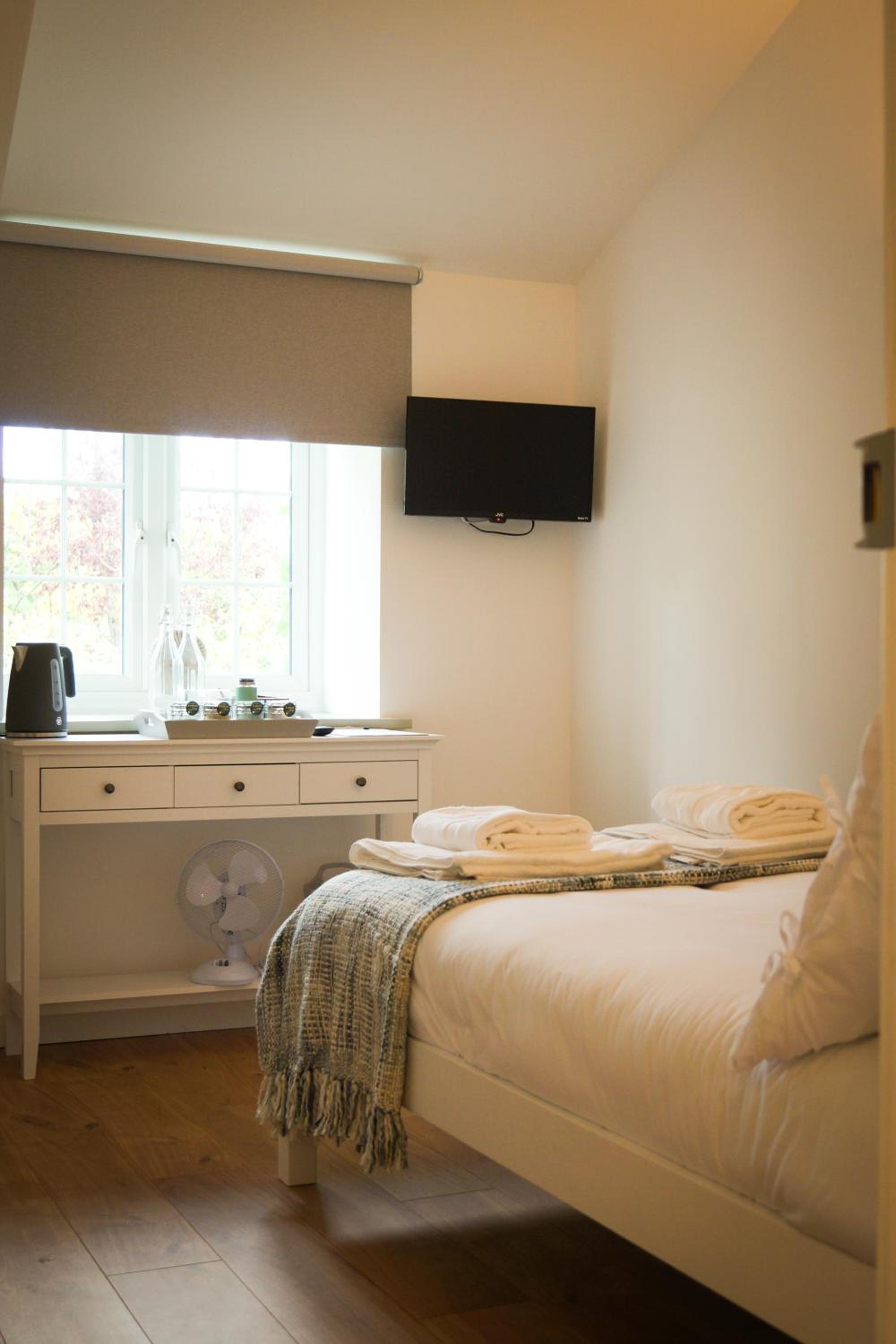 Budget Double Room - Photo 1