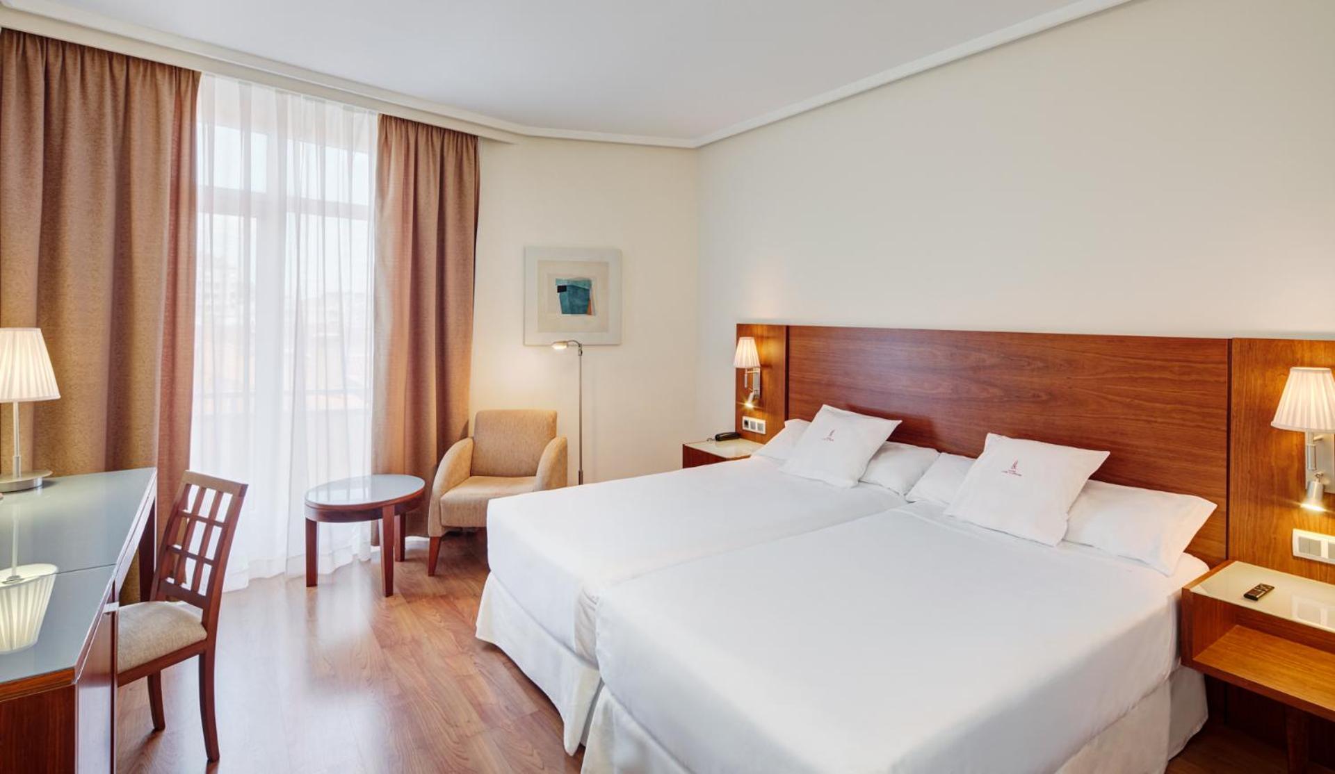 Twin Room - Photo 2