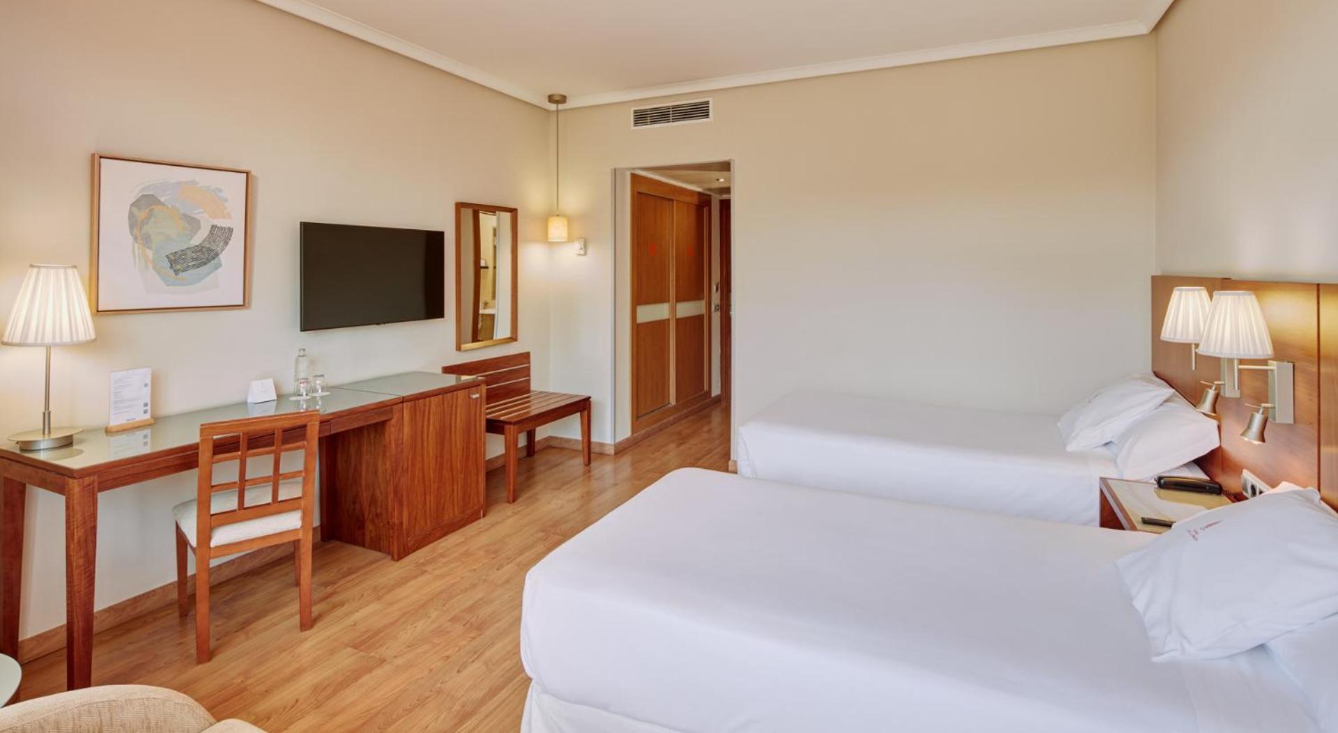 Twin Room - Photo 4