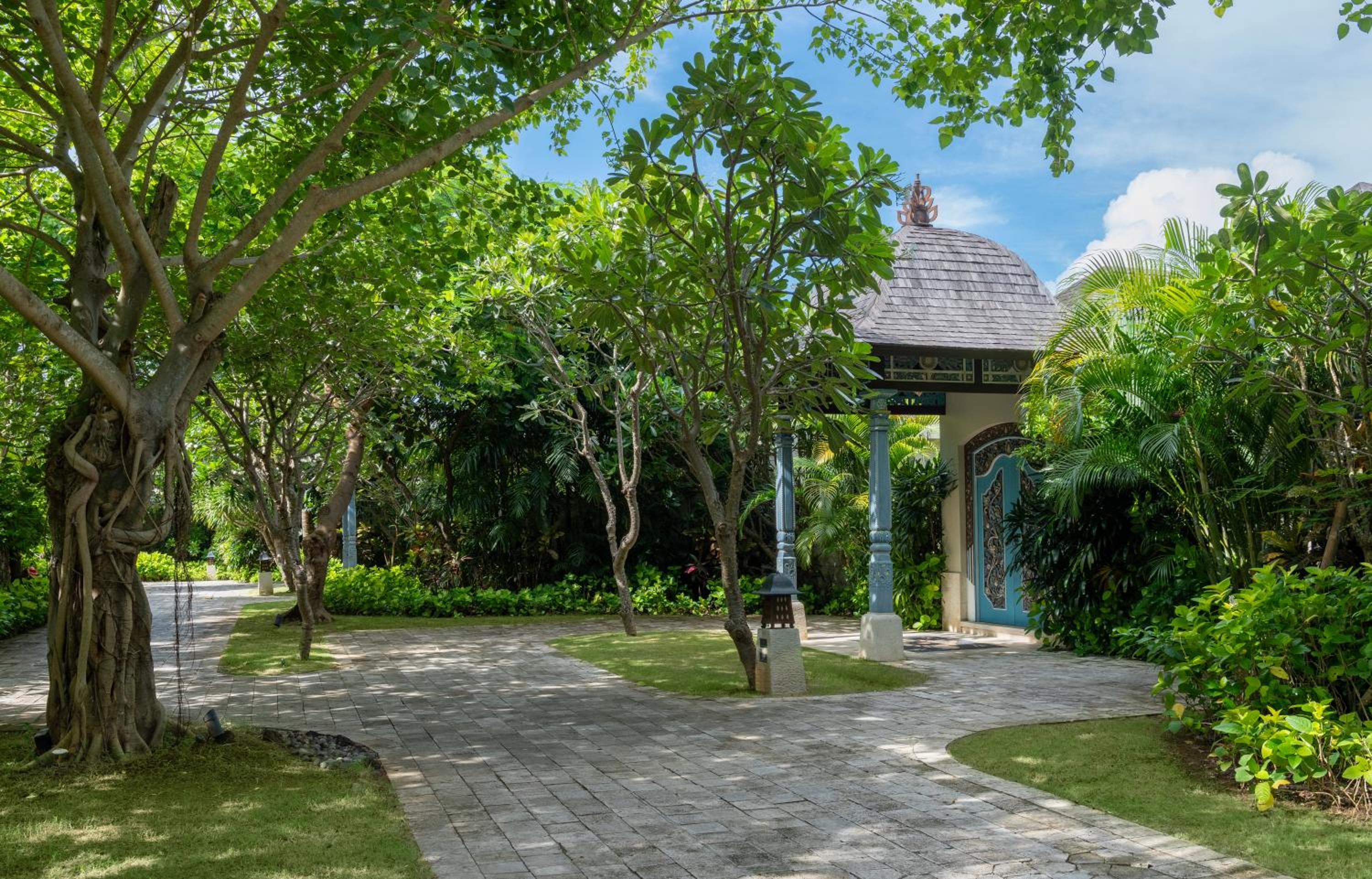 Garden Villa with Private Pool - Photo 11