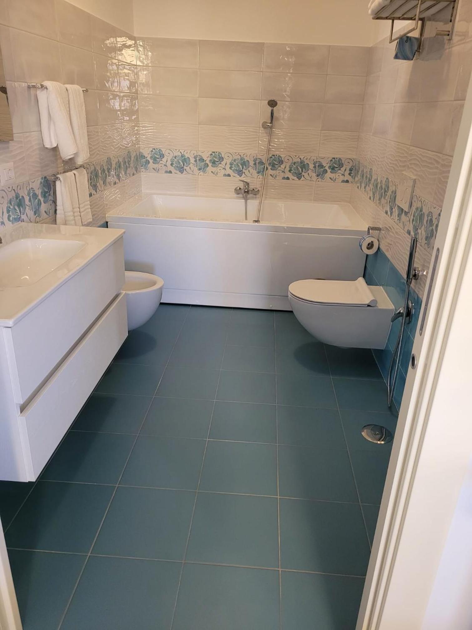Double Room with Private Bathroom photo 2