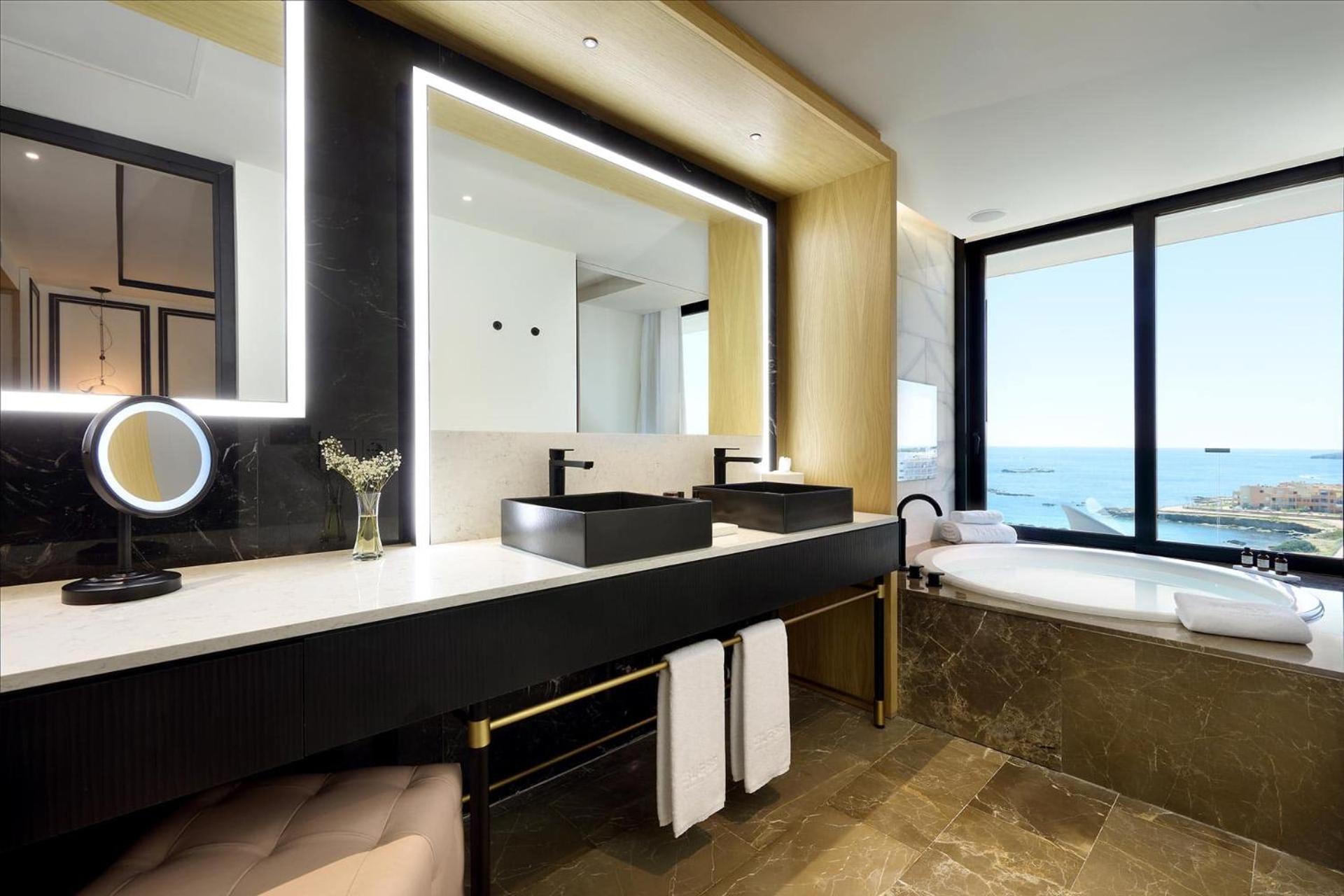 Studio Suite with Sea View photo 3