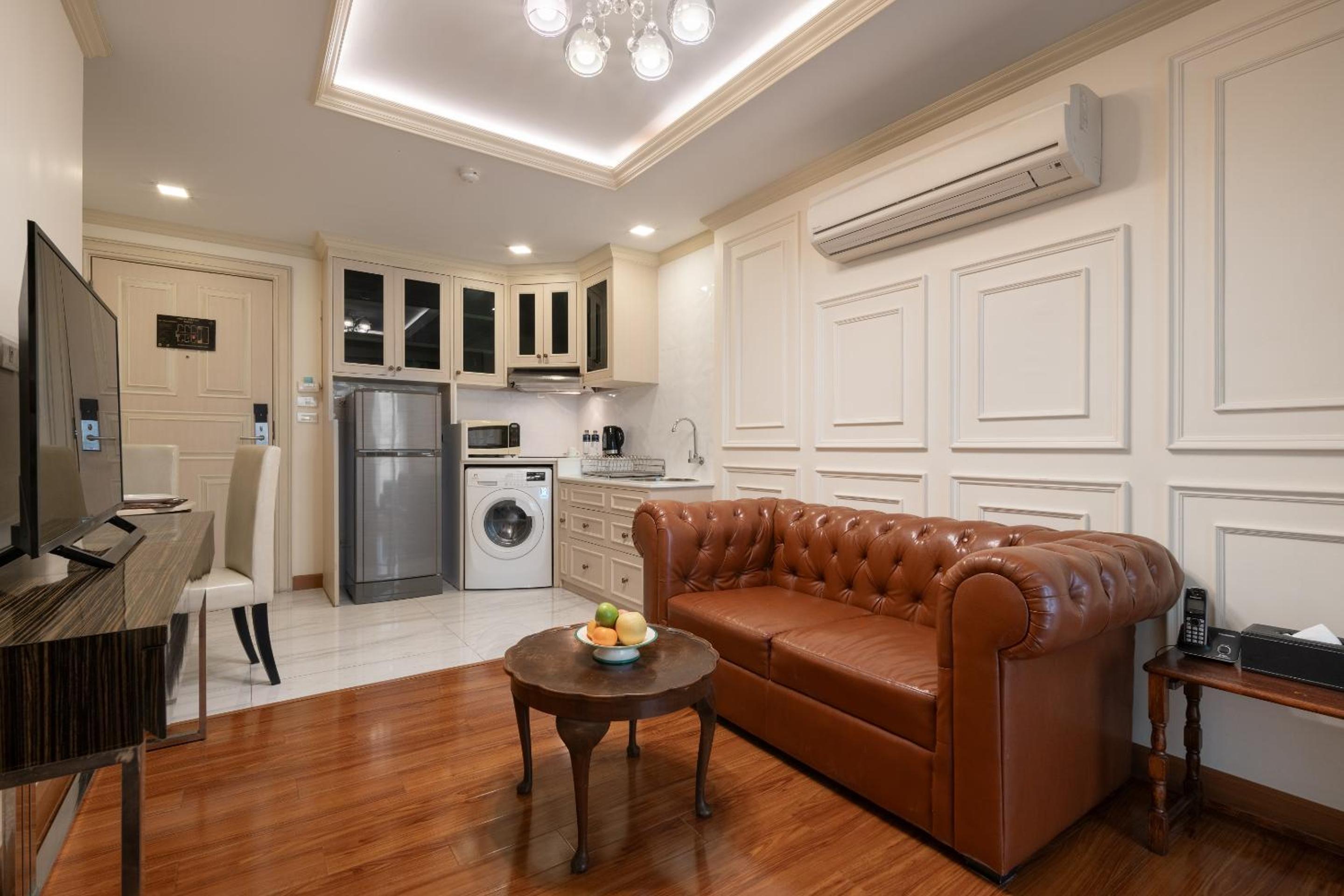 Premier one bedroom suite photo 2
