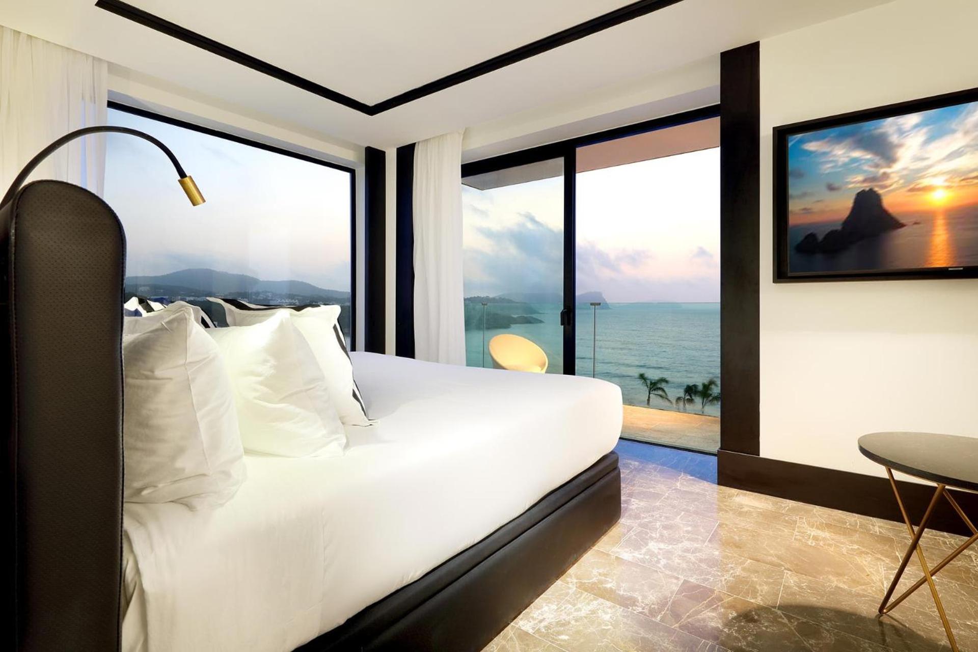 Superior Suite with Sea View photo 2