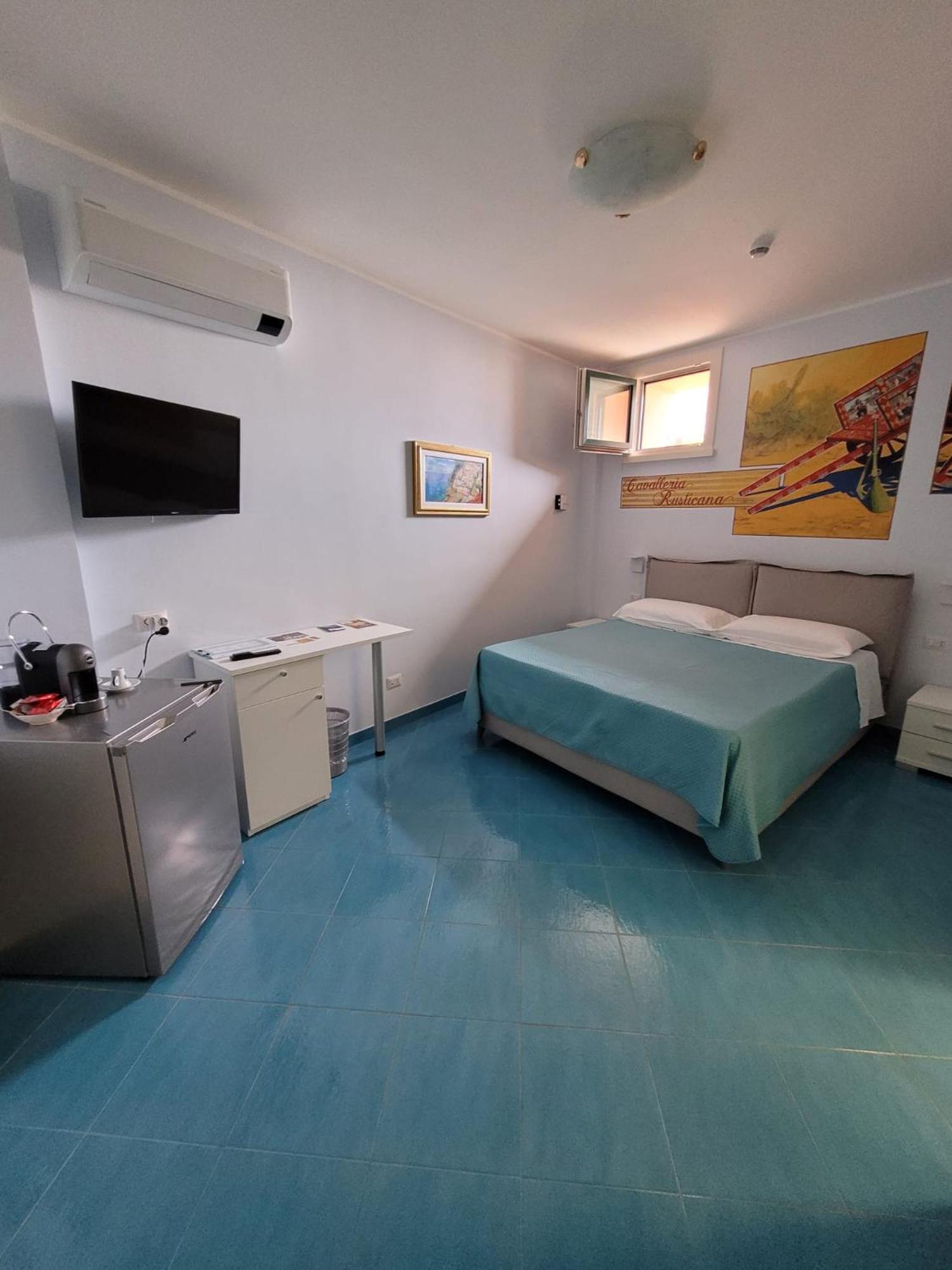 Double Room with Private Bathroom photo 3
