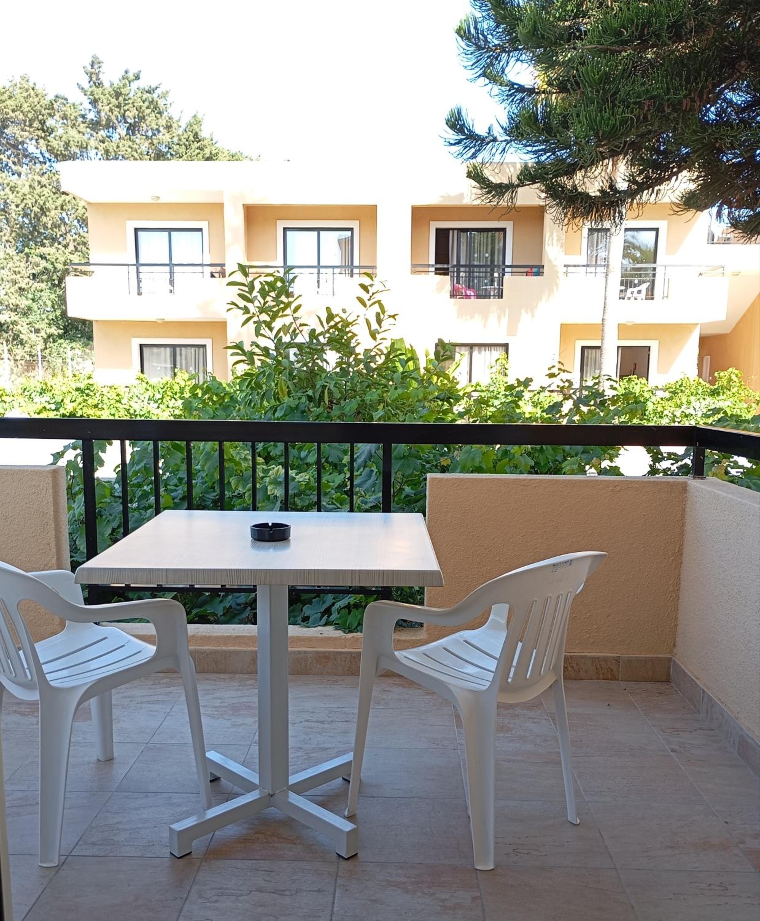 One-Bedroom Apartment with Garden View