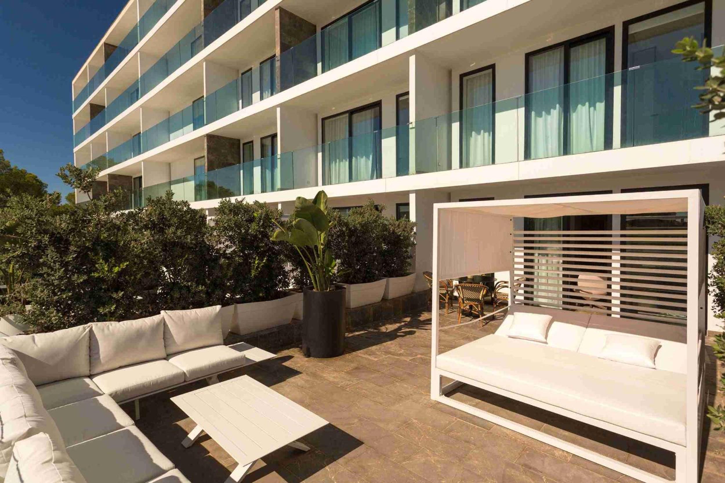 Deluxe Double Room with Terrace photo 3