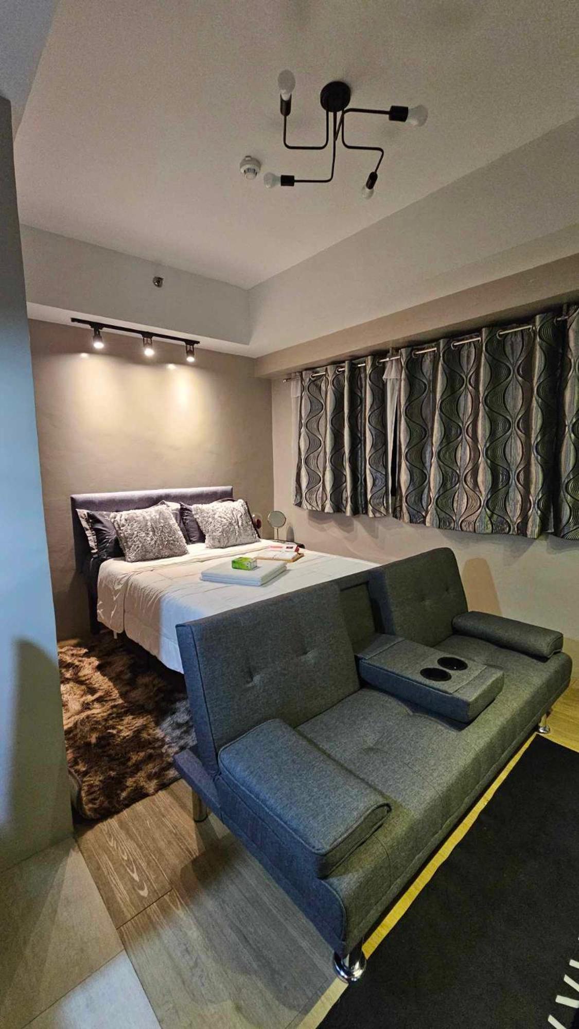 Deluxe Double or Twin Room with City View
