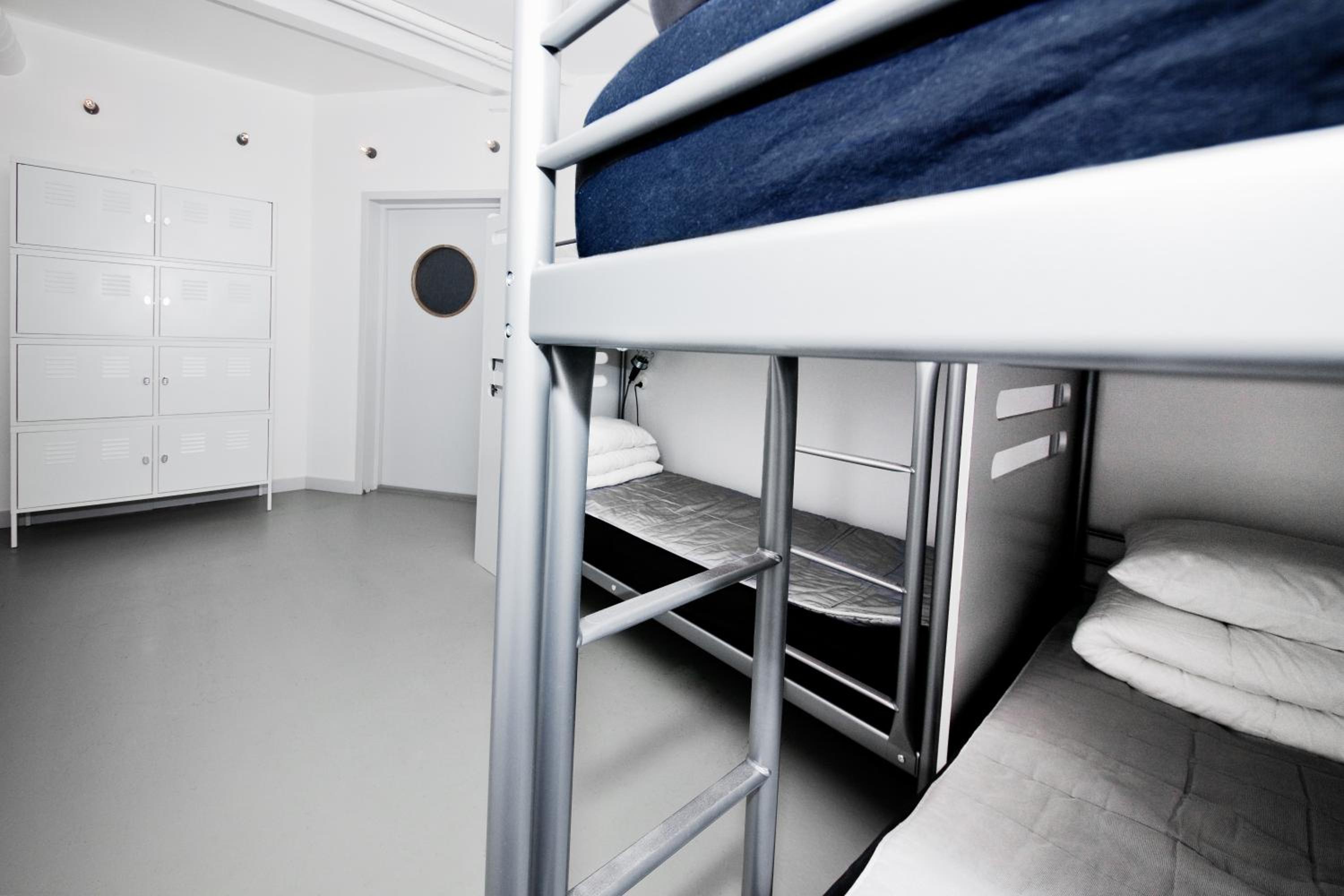 Bed in 7-Bed Mixed Dormitory Room