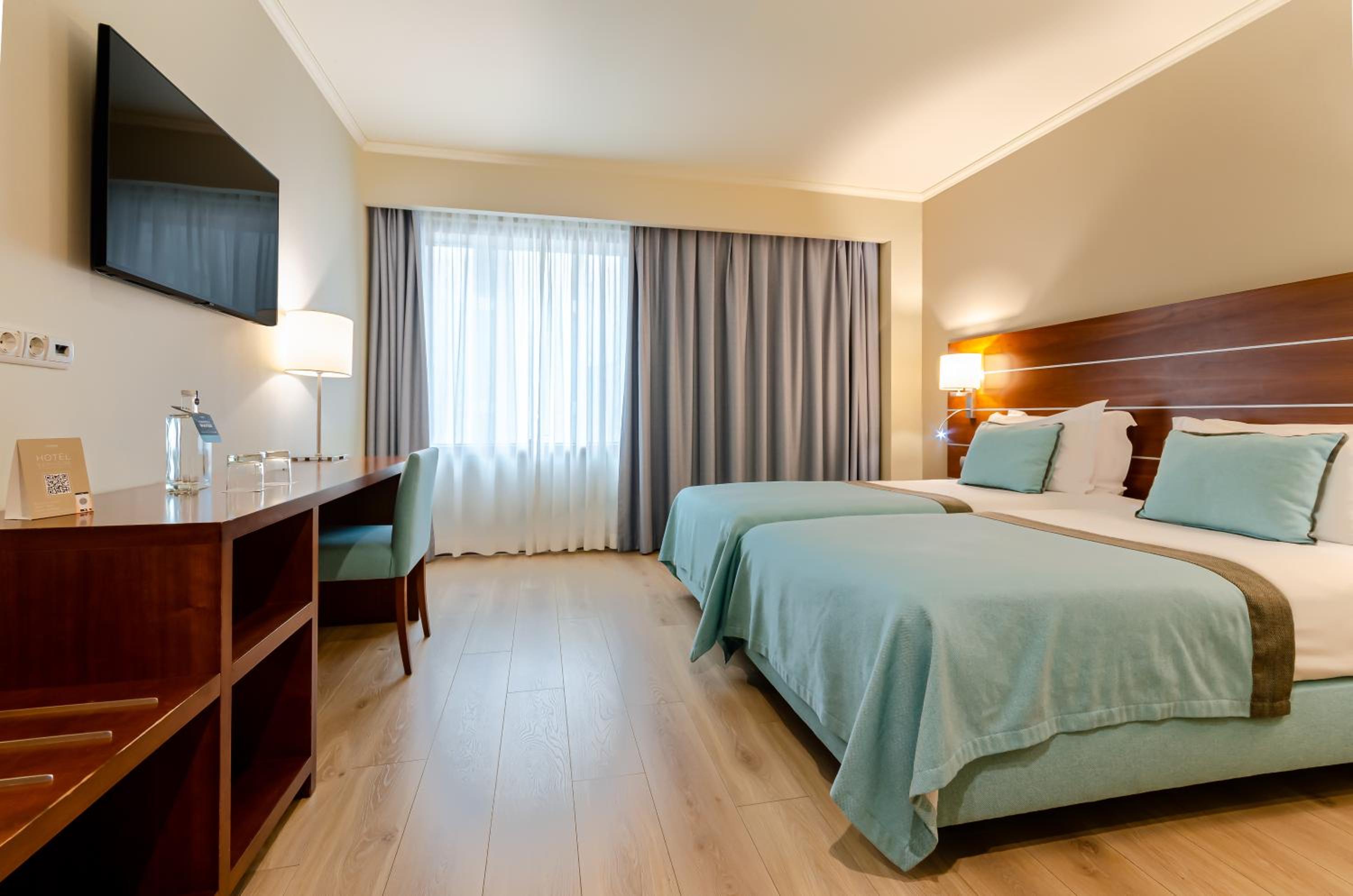 Twin Room - Photo 1