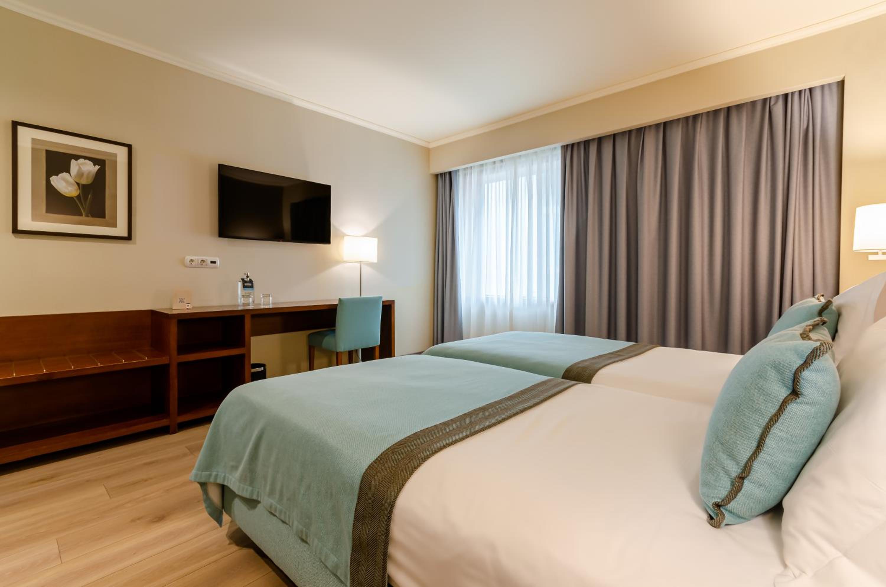 Twin Room - Photo 6