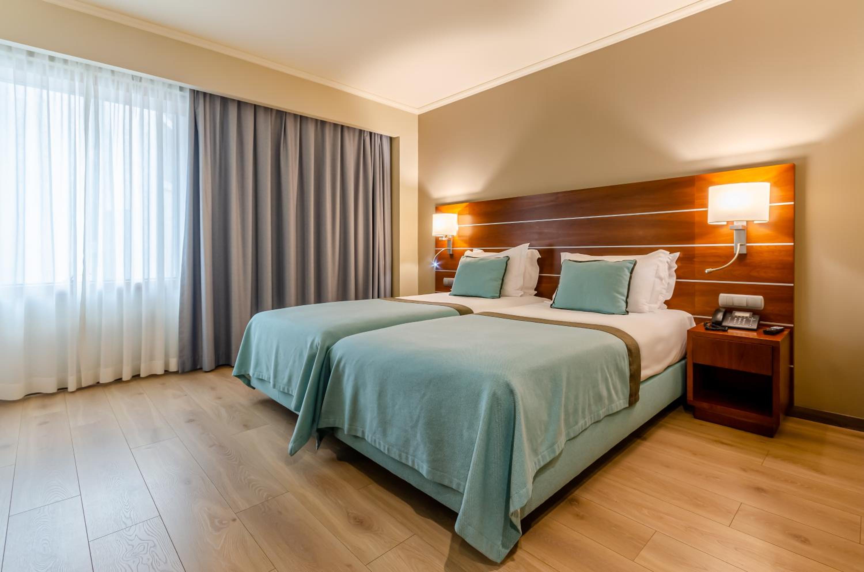 Twin Room - Photo 7