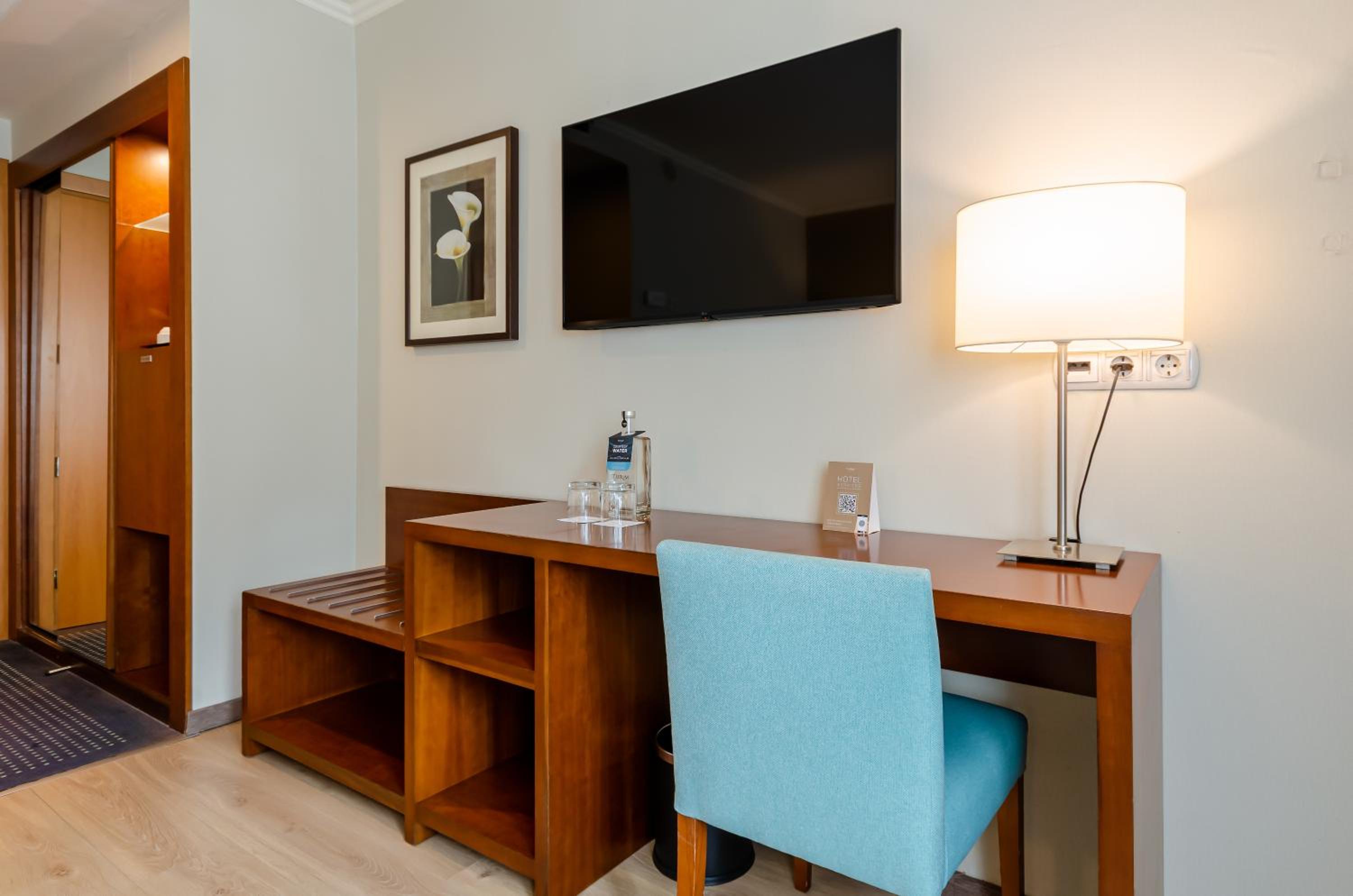 Double Room - Photo 6