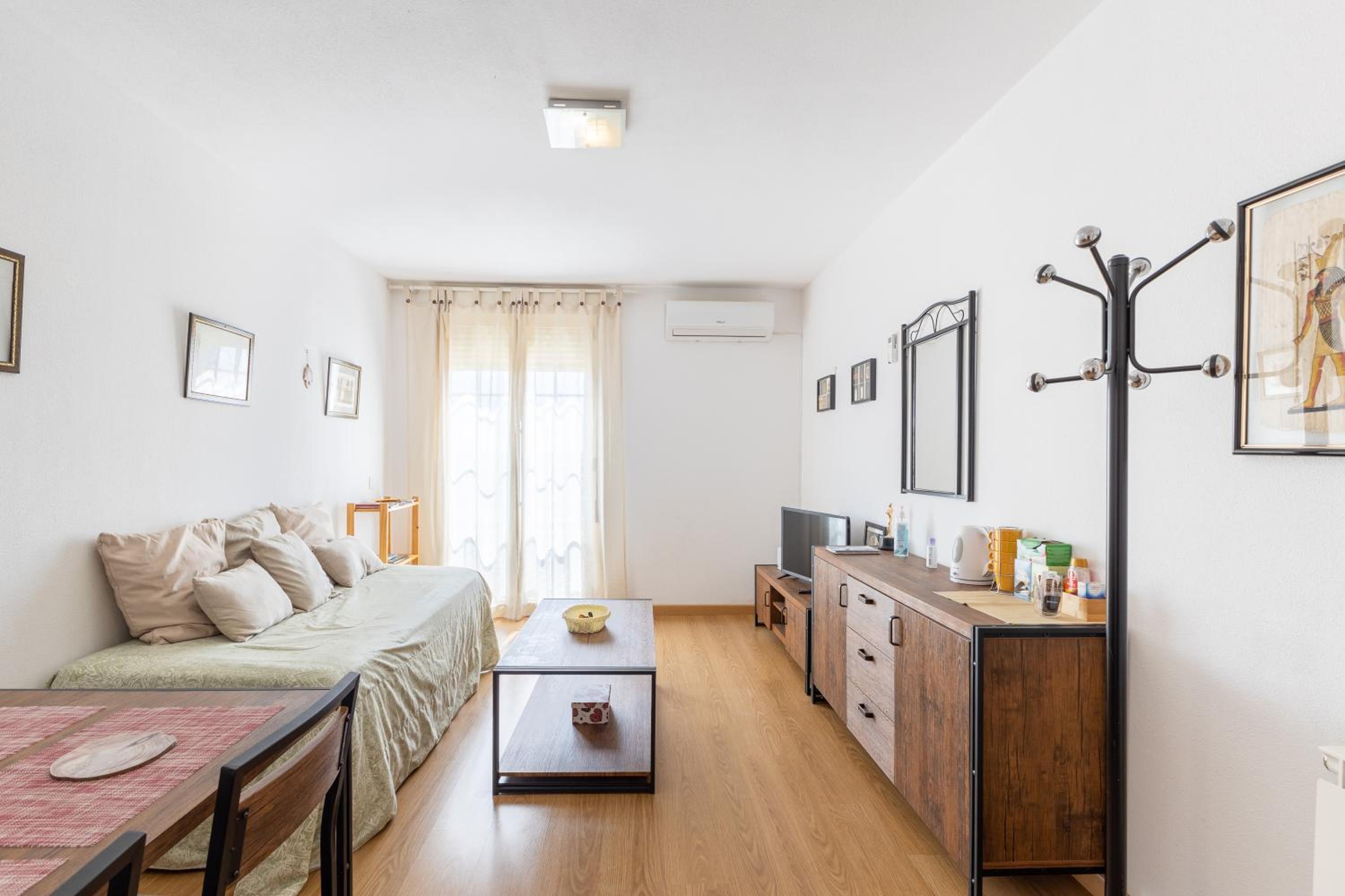 Apartamento de un dormitorio superior con balcón