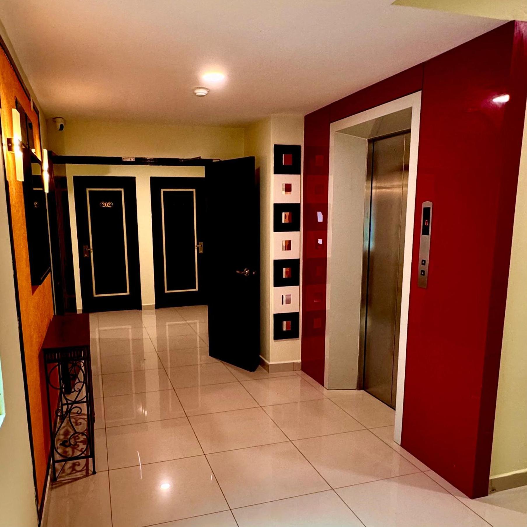Standard King Room photo 1