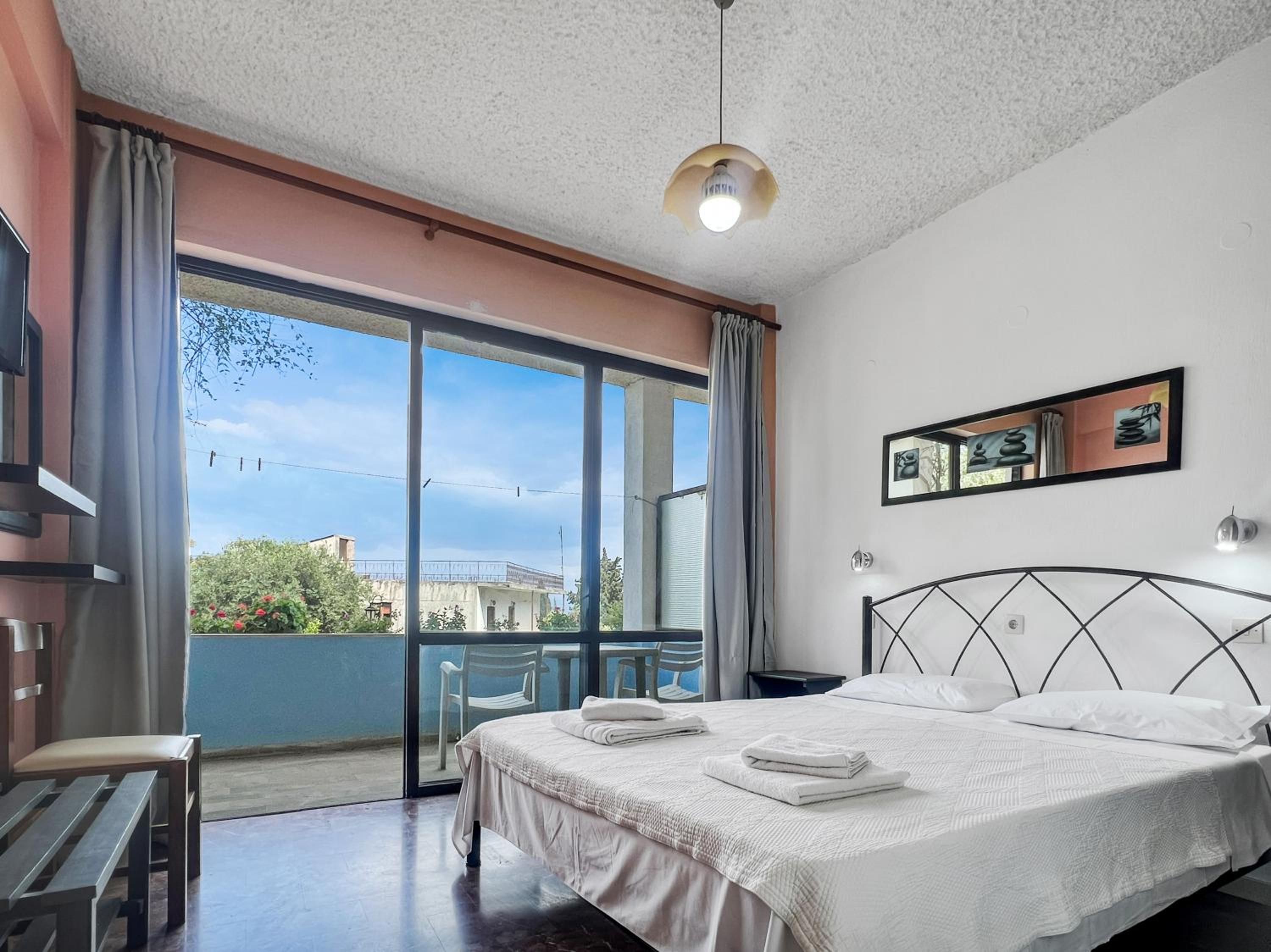Two-Bedroom Apartment with Sea View - Photo 6