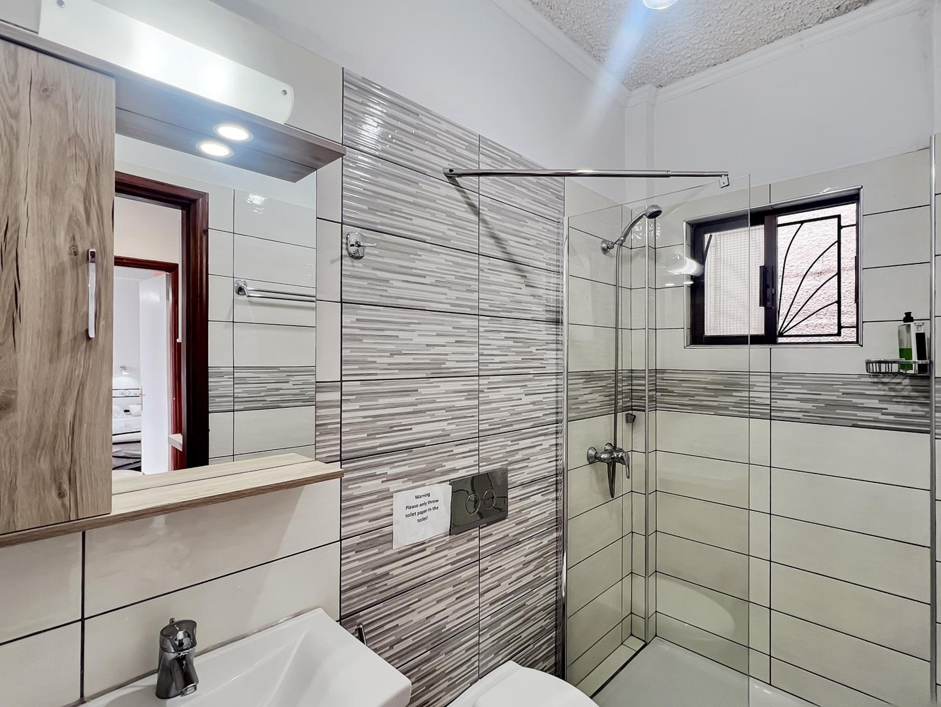 Two-Bedroom Apartment with Sea View - Photo 8