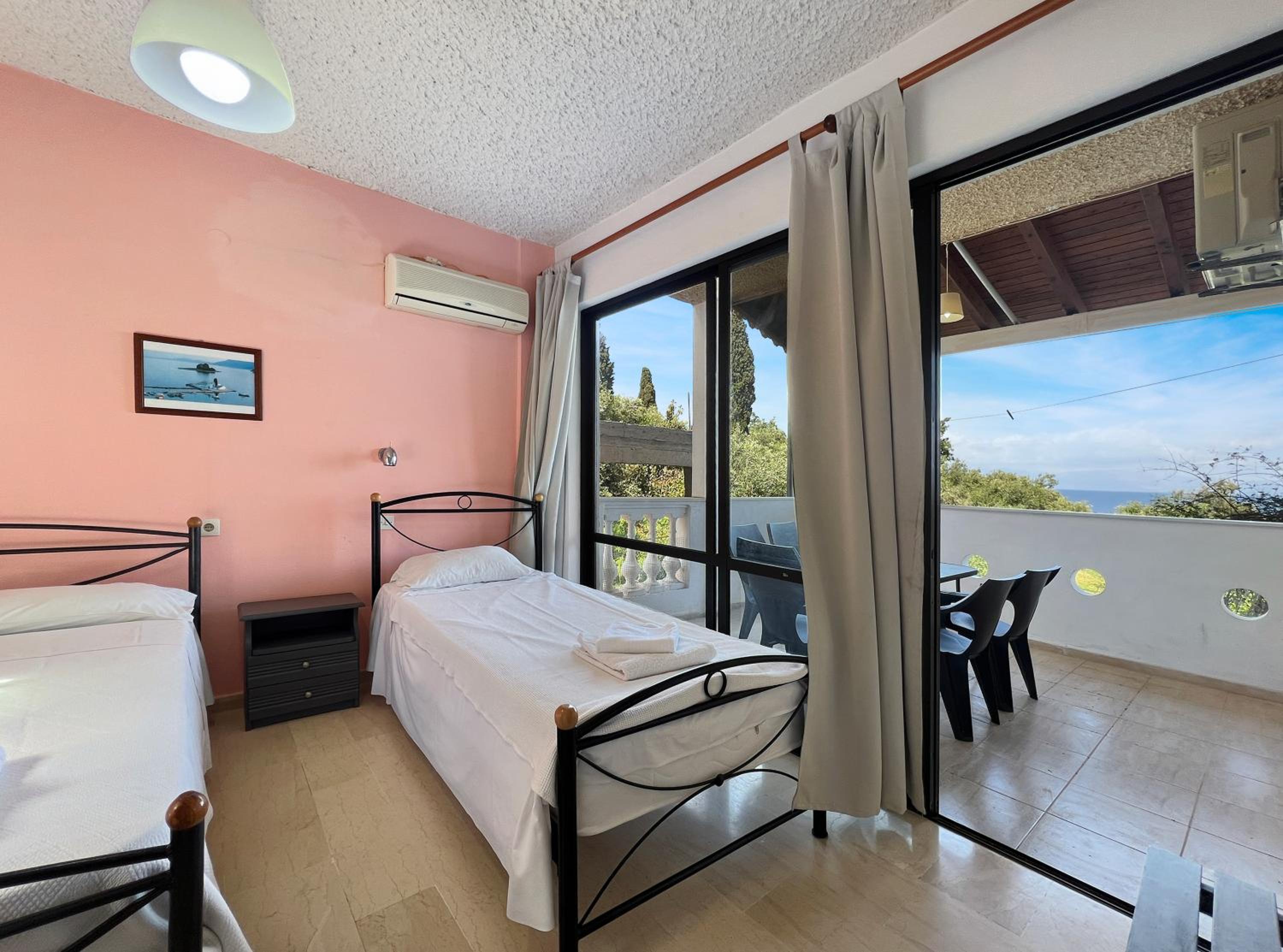 Two-Bedroom Apartment with Sea View - Photo 7
